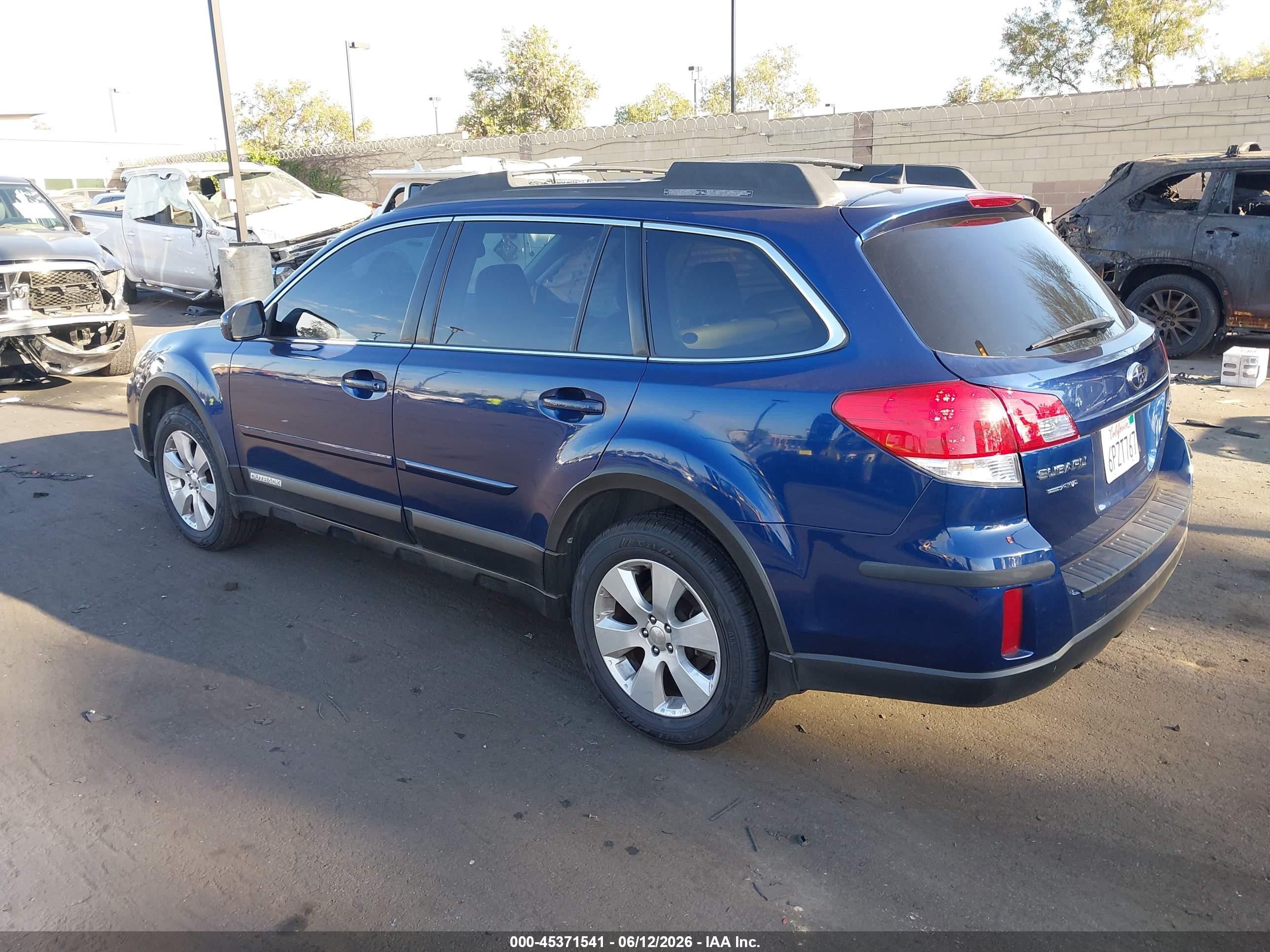 2011 Subaru Outback 2.5i Limited Blue vin: 4S4BRBKC8B3391400