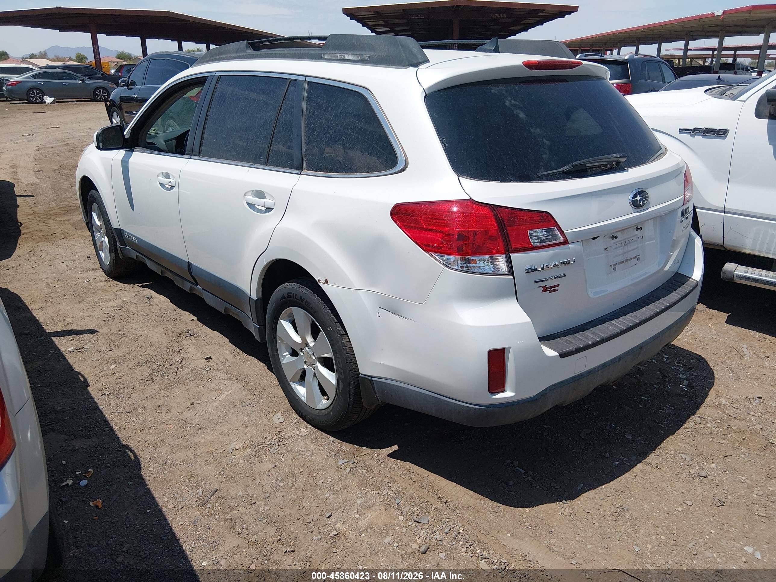 2011 Subaru Outback 2.5i Limited White vin: 4S4BRBKC8B3398055