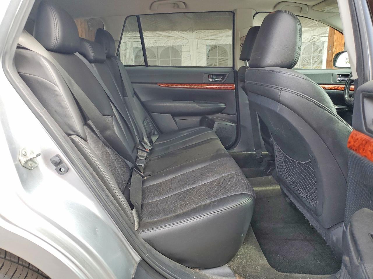 2012 Subaru Outback 2.5i Limited Серебряный vin: 4S4BRBKC8C3283313
