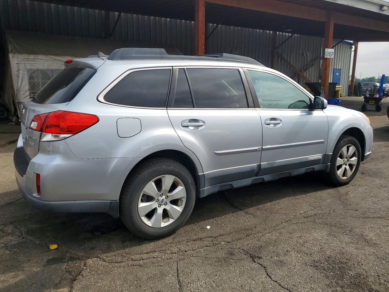 2012 Subaru Outback 2.5i Limited Серебряный vin: 4S4BRBKC8C3283313