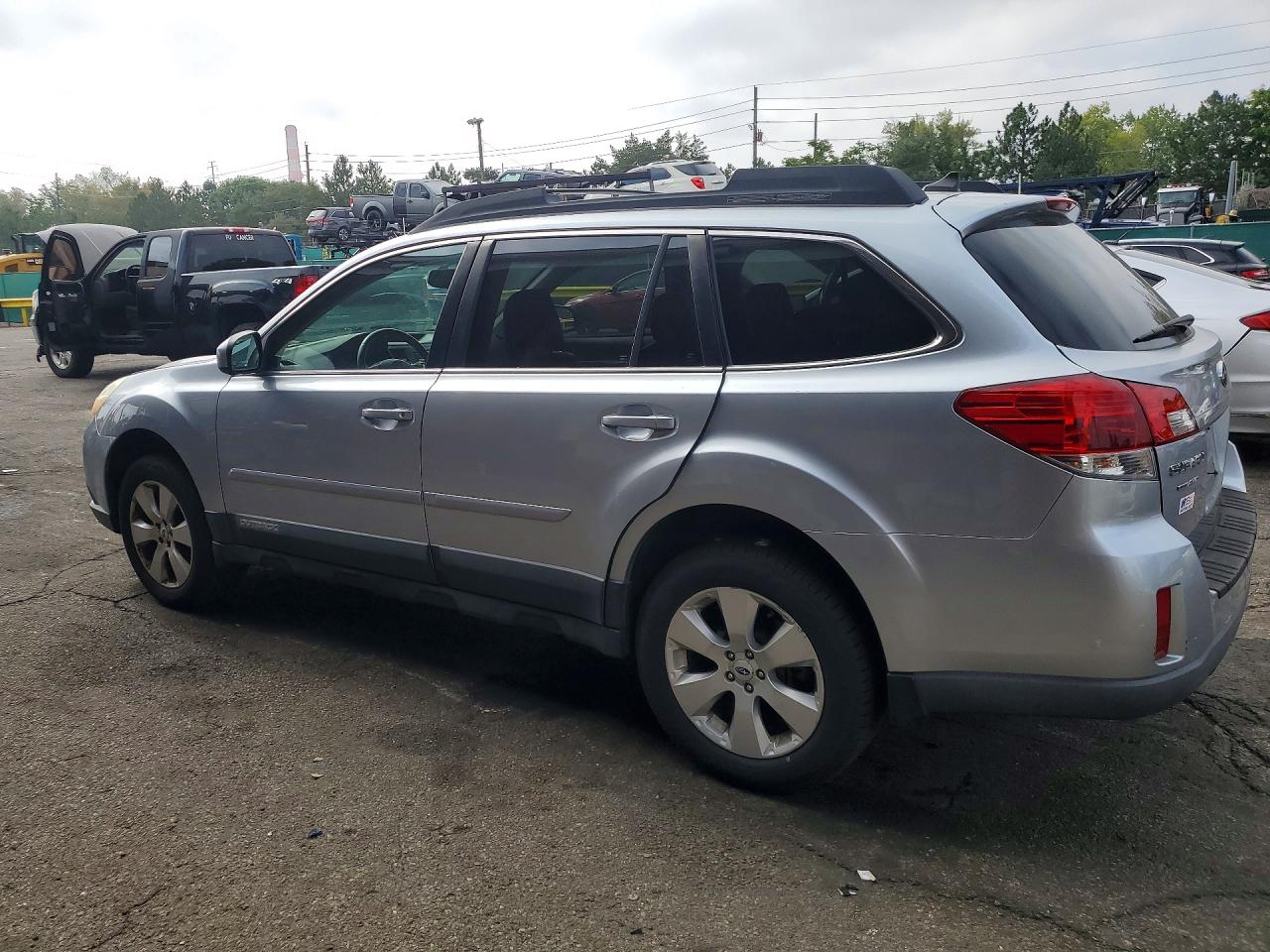 2012 Subaru Outback 2.5i Limited Серебряный vin: 4S4BRBKC8C3283313