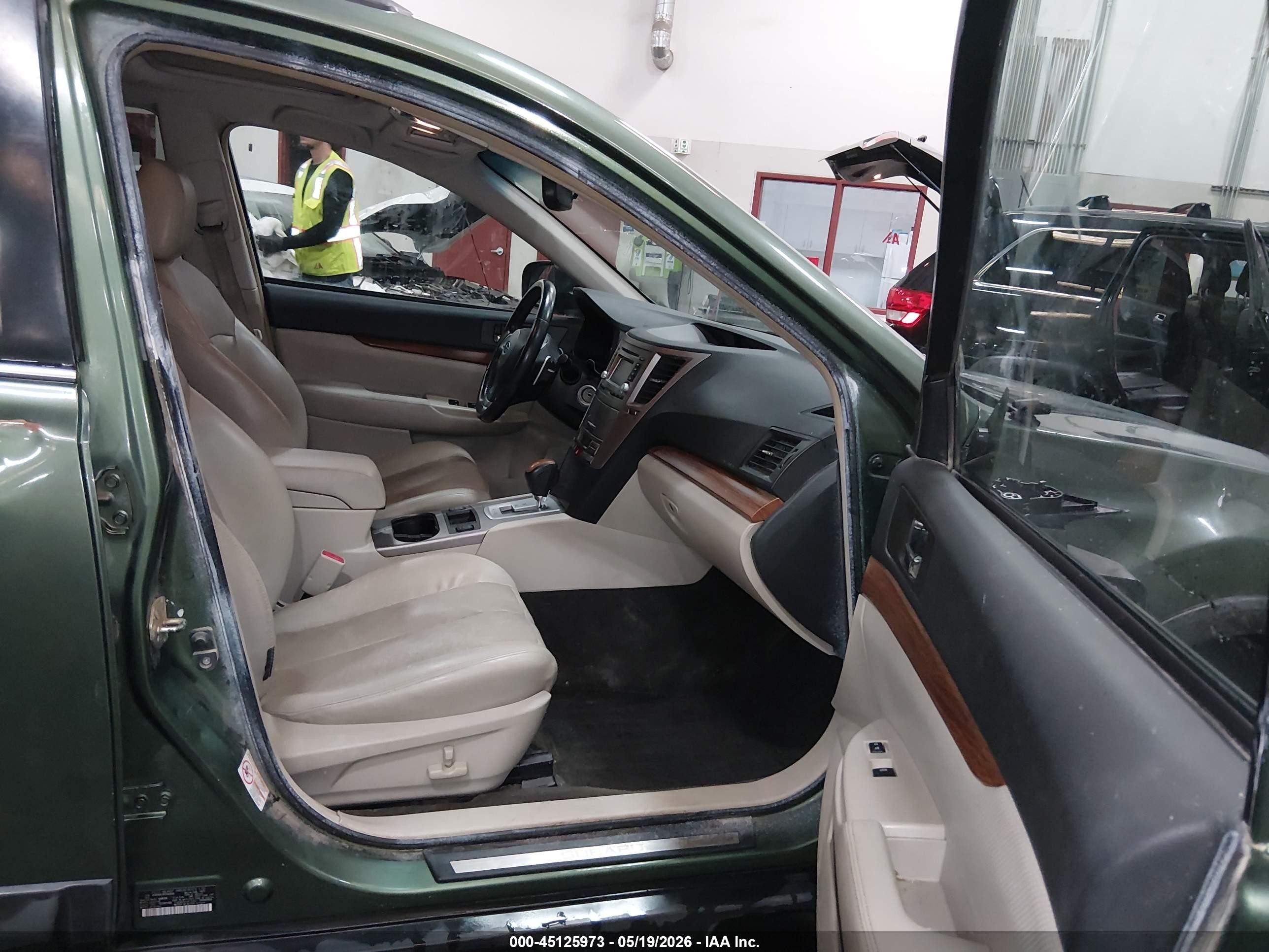 2013 Subaru Outback 2.5i Limited Green vin: 4S4BRBKC8D3324895