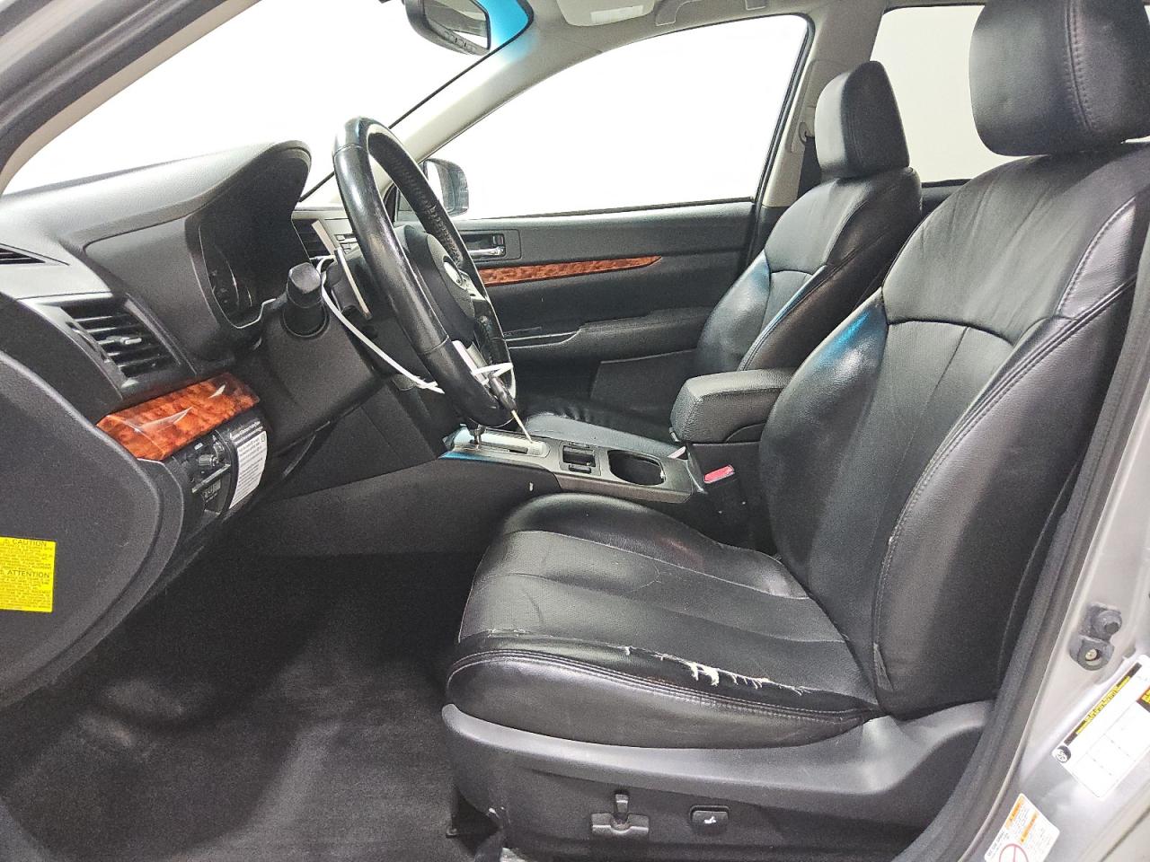 2011 Subaru Outback 2.5i Limited Серый vin: 4S4BRBKC9B3315183 Damage: Left Front Seat Cushion, Torn, > 12 Inches