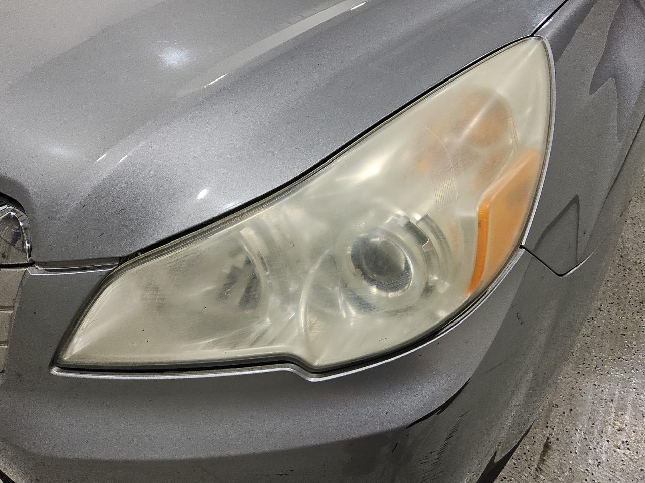 2011 Subaru Outback 2.5i Limited Серый vin: 4S4BRBKC9B3315183 Damage: Left Head Lamp, Faded, Repair Required