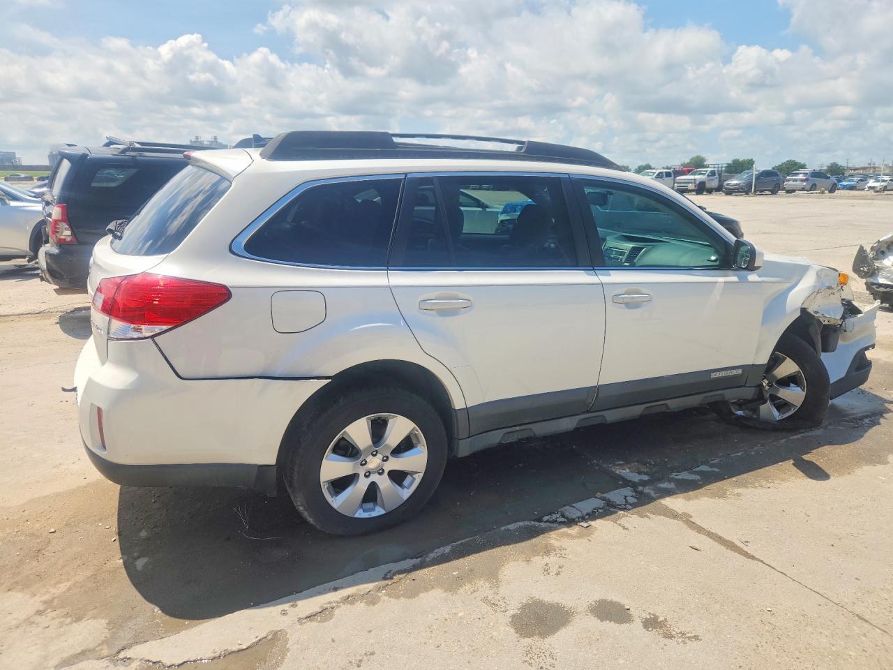 2011 Subaru Outback 2.5i Limited Белый vin: 4S4BRBKC9B3346742