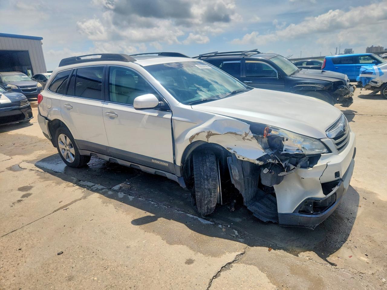 2011 Subaru Outback 2.5i Limited Белый vin: 4S4BRBKC9B3346742