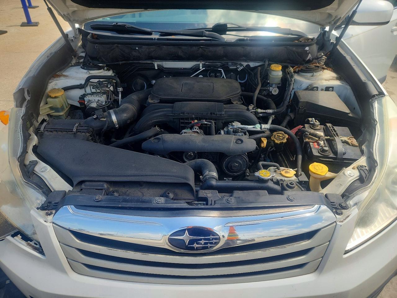 2011 Subaru Outback 2.5i Limited Белый vin: 4S4BRBKC9B3346742