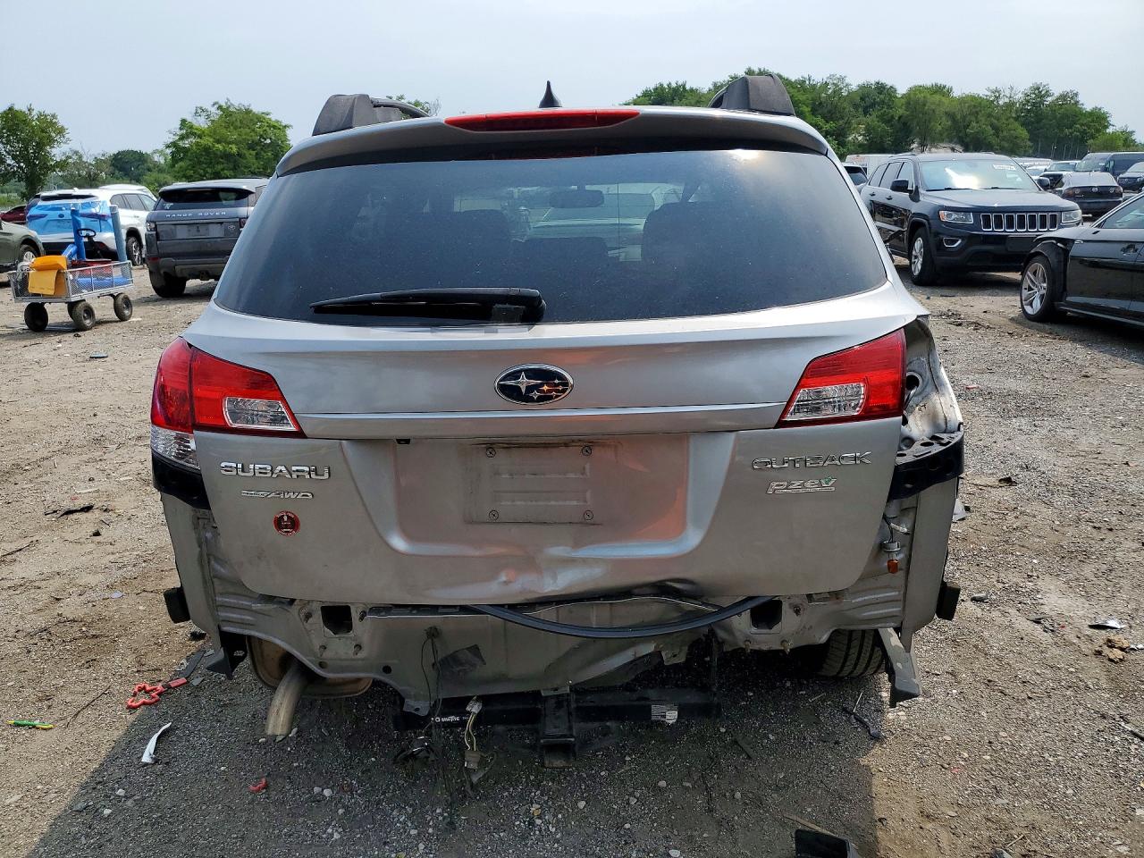 2011 Subaru Outback 2.5i Limited Silver vin: 4S4BRBKC9B3378722