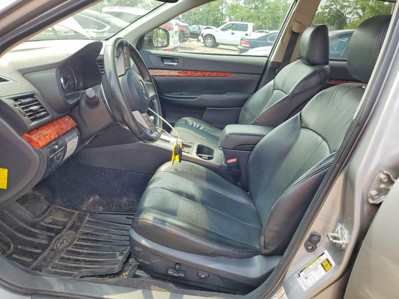 2011 Subaru Outback 2.5i Limited Silver vin: 4S4BRBKC9B3378722