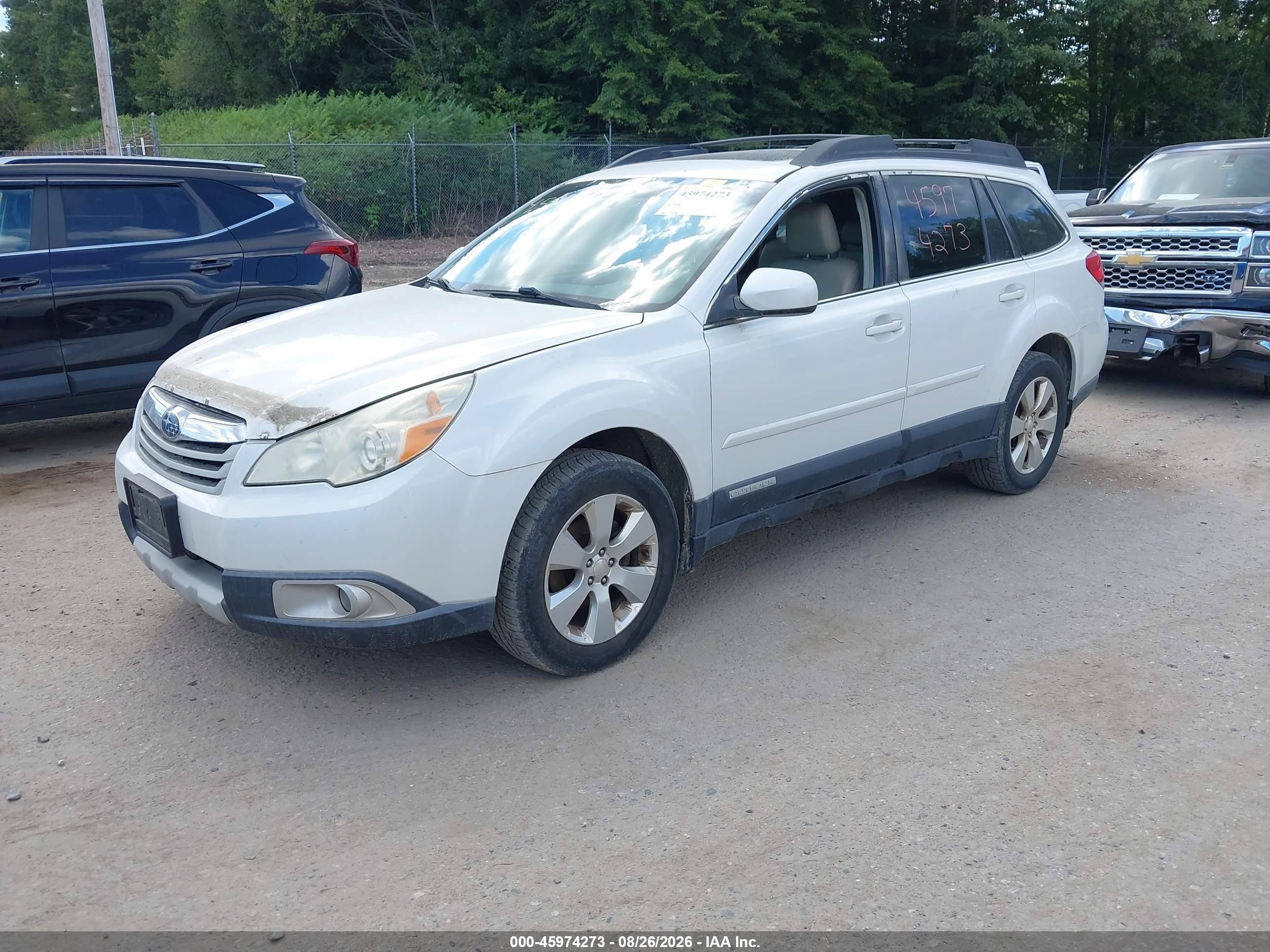 2011 Subaru Outback 2.5i Limited White vin: 4S4BRBKC9B3381751