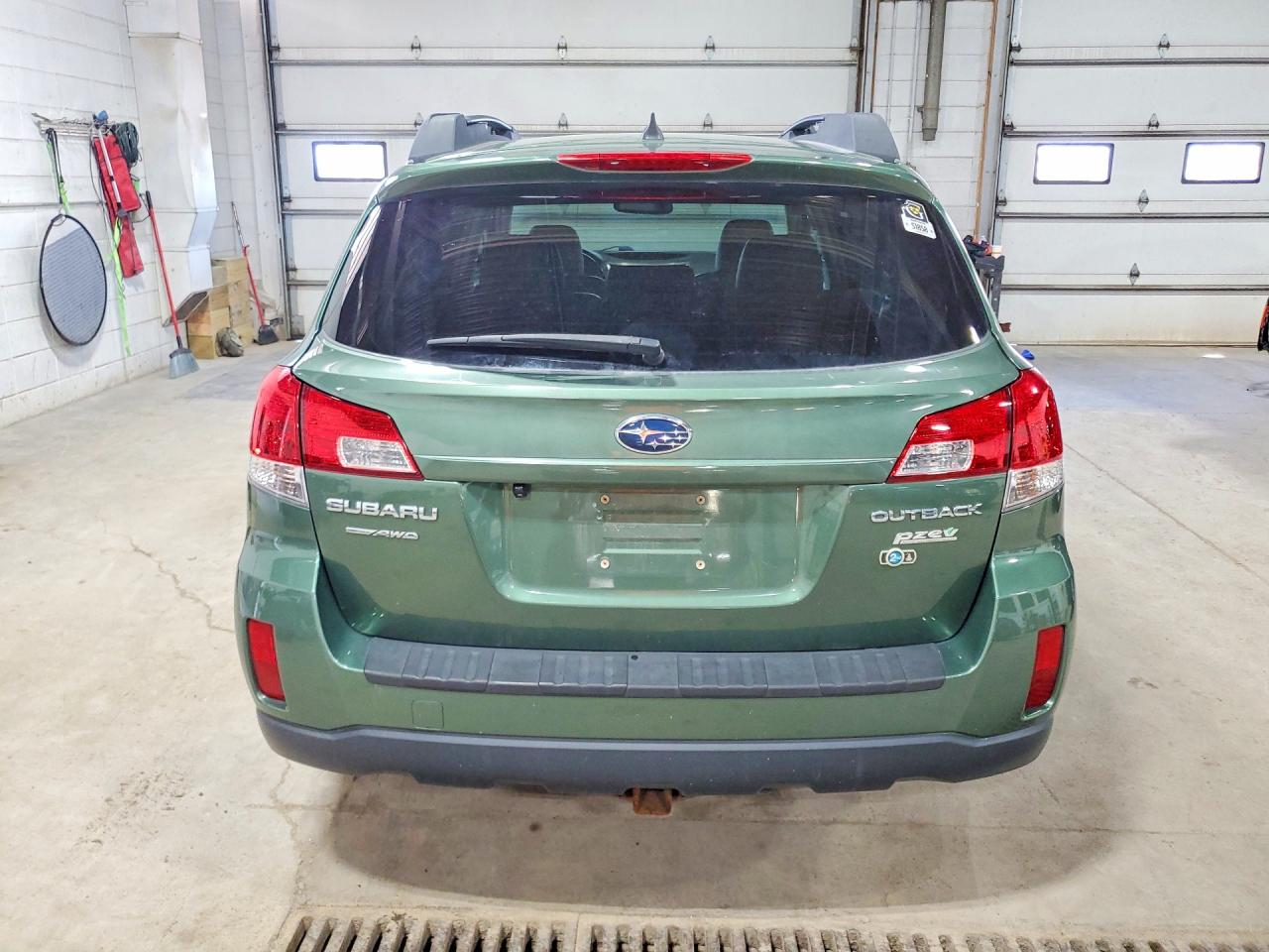 2011 Subaru Outback 2.5i Limited Green vin: 4S4BRBKC9B3446260