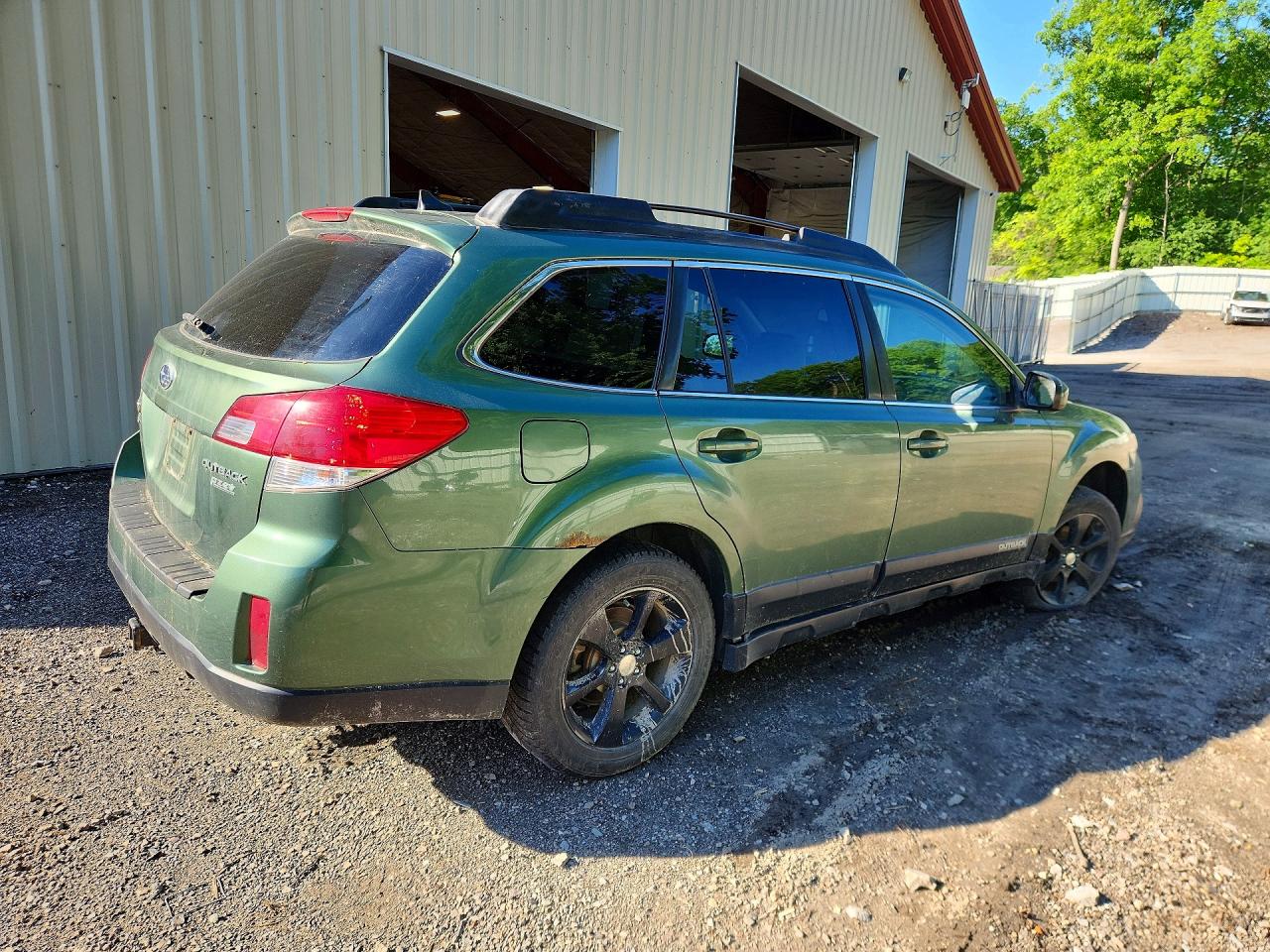 2013 Subaru Outback 2.5i Limited Green vin: 4S4BRBKC9D3213692