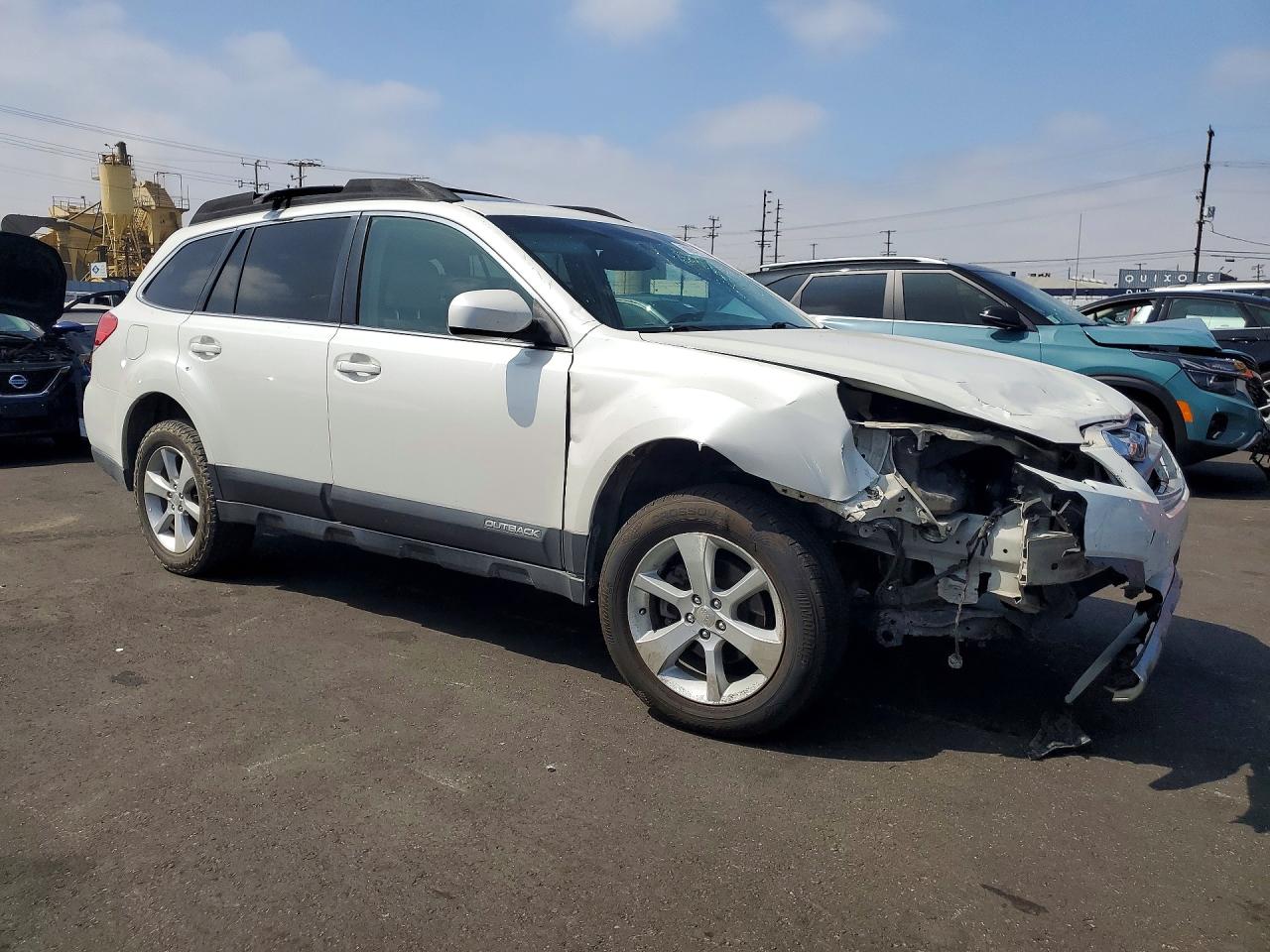 2013 Subaru Outback 2.5i Limited White vin: 4S4BRBKC9D3313601