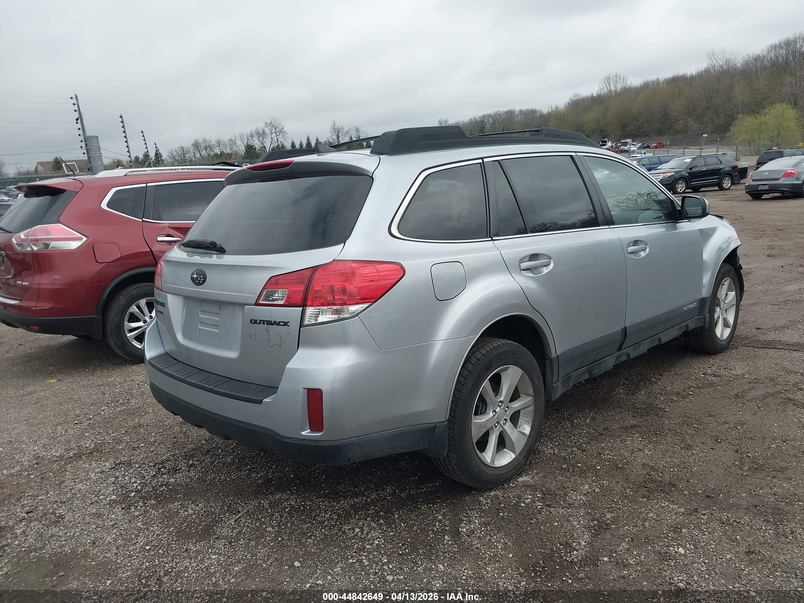 2014 Subaru Outback 2.5i Limited Gray vin: 4S4BRBKC9E3210194