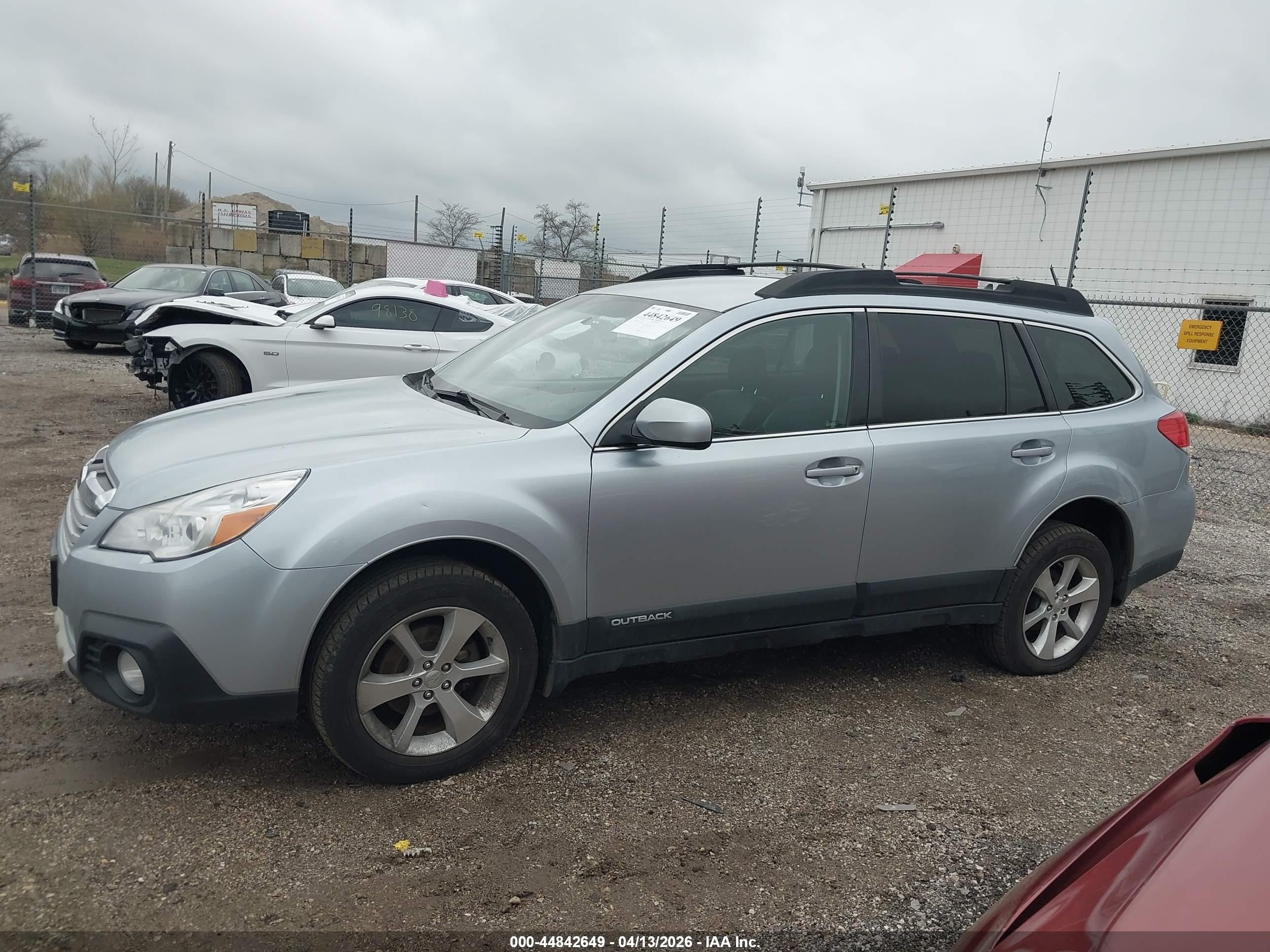 2014 Subaru Outback 2.5i Limited Gray vin: 4S4BRBKC9E3210194