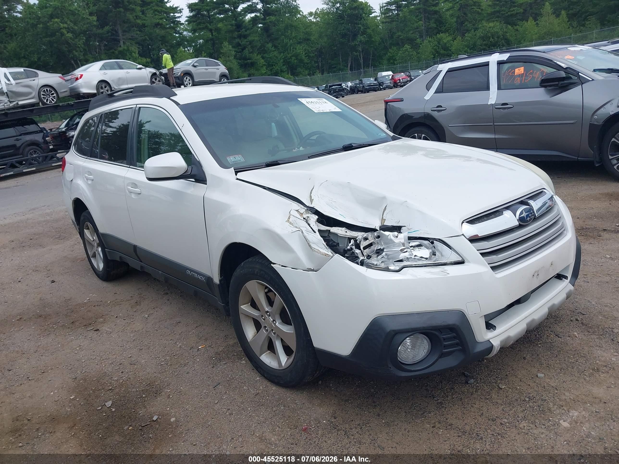 2014 Subaru Outback 2.5i Limited White vin: 4S4BRBKC9E3320906