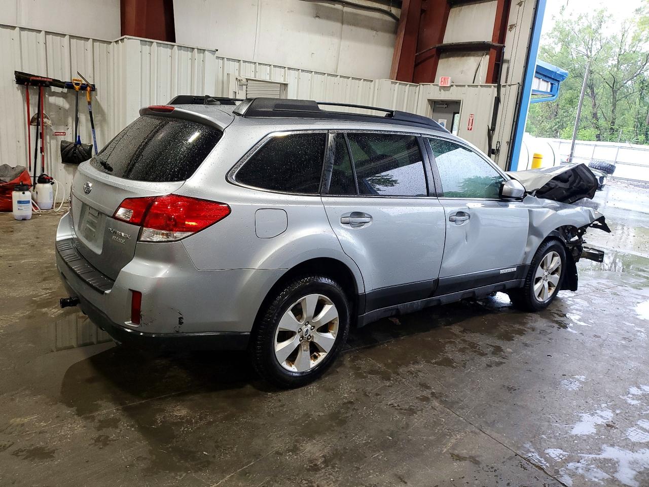2012 Subaru Outback 2.5i Limited Серебряный vin: 4S4BRBKCXC3255917