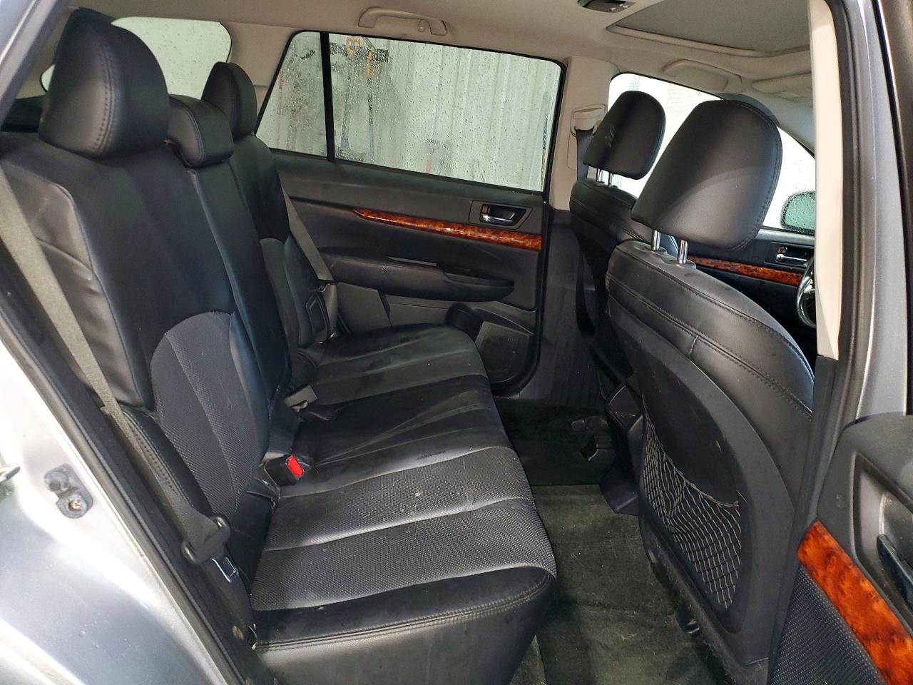 2012 Subaru Outback 2.5i Limited Серебряный vin: 4S4BRBKCXC3255917