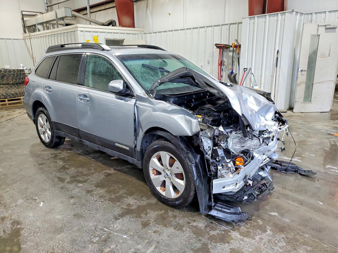 2012 Subaru Outback 2.5i Limited Серебряный vin: 4S4BRBKCXC3255917