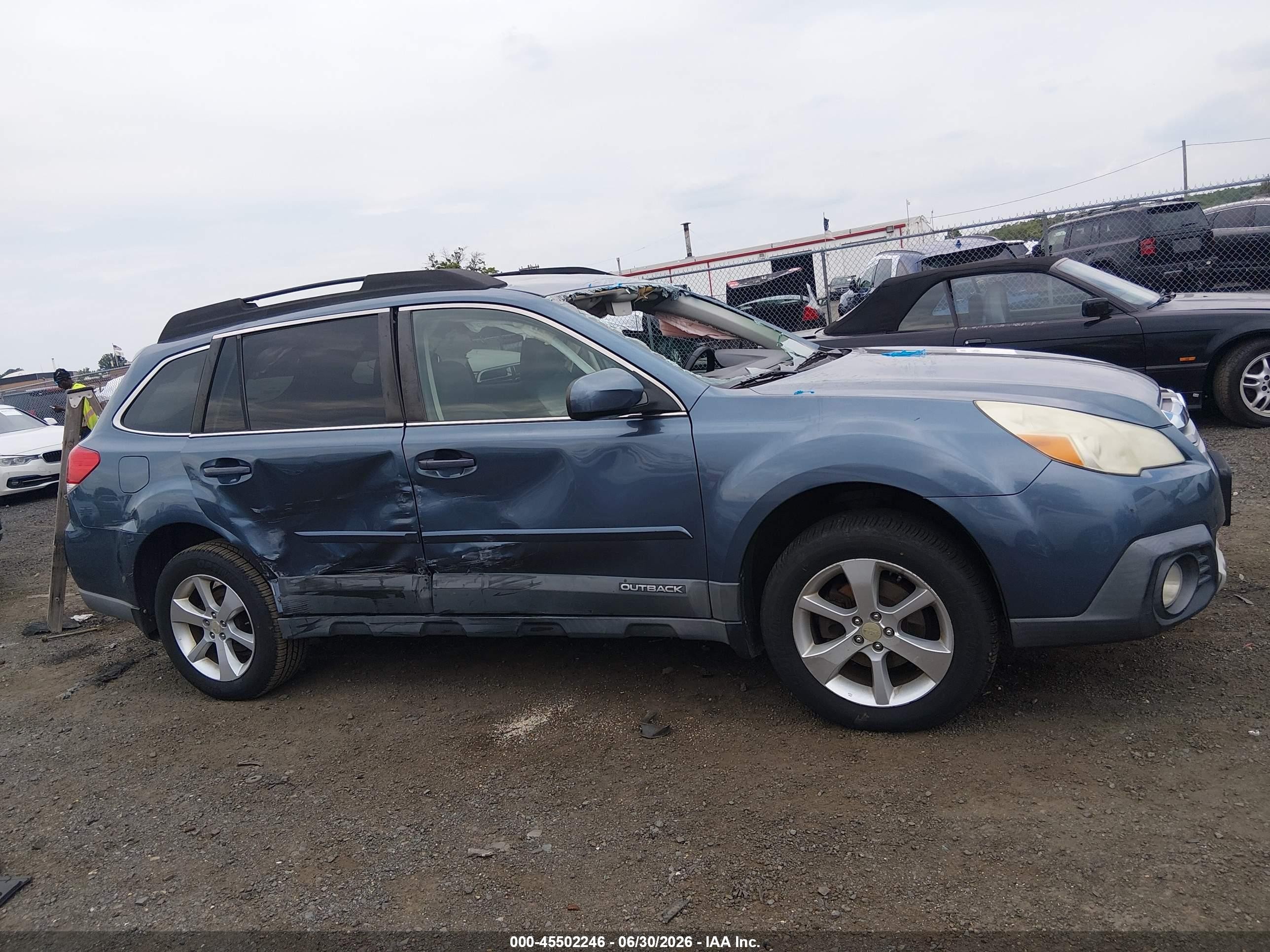 2014 Subaru Outback 2.5i Limited Blue vin: 4S4BRBLC0E3206694