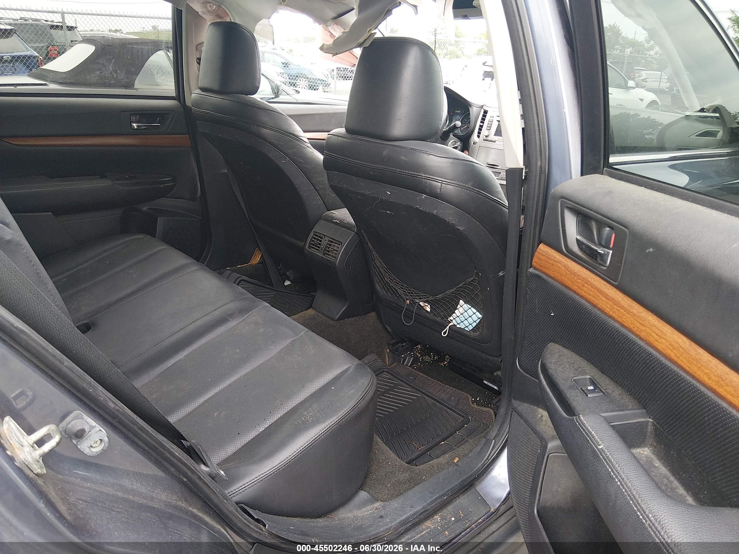 2014 Subaru Outback 2.5i Limited Blue vin: 4S4BRBLC0E3206694