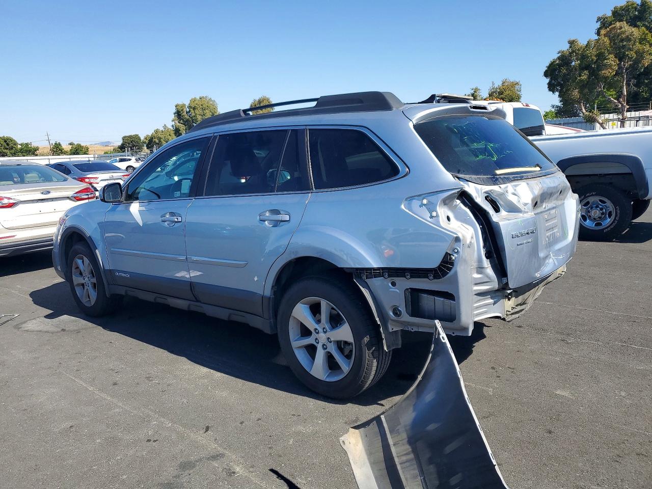 2014 Subaru Outback 2.5i Limited Серебряный vin: 4S4BRBLC0E3226587