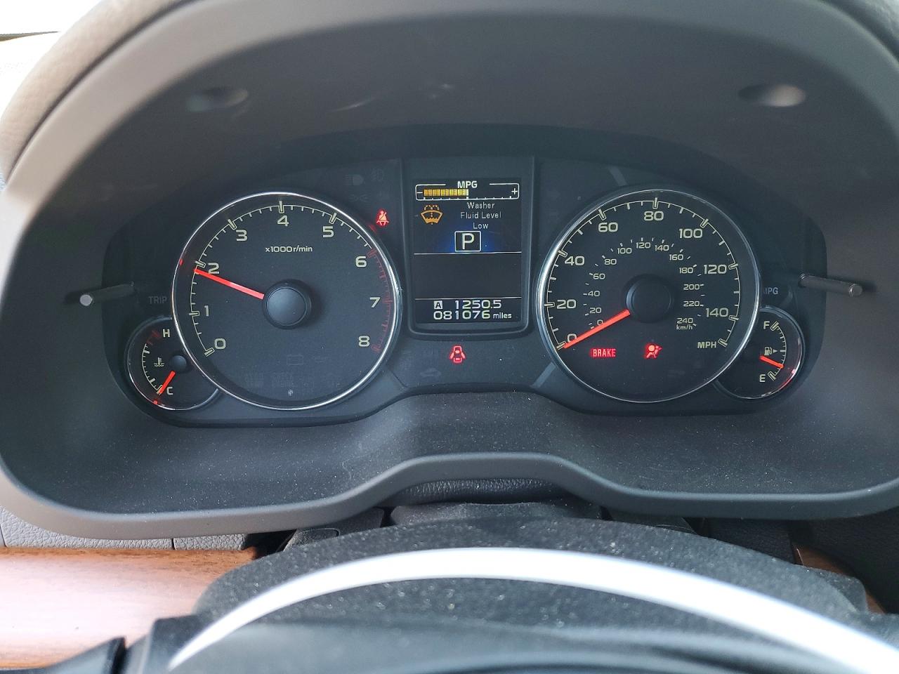 2014 Subaru Outback 2.5i Limited Серебряный vin: 4S4BRBLC0E3226587