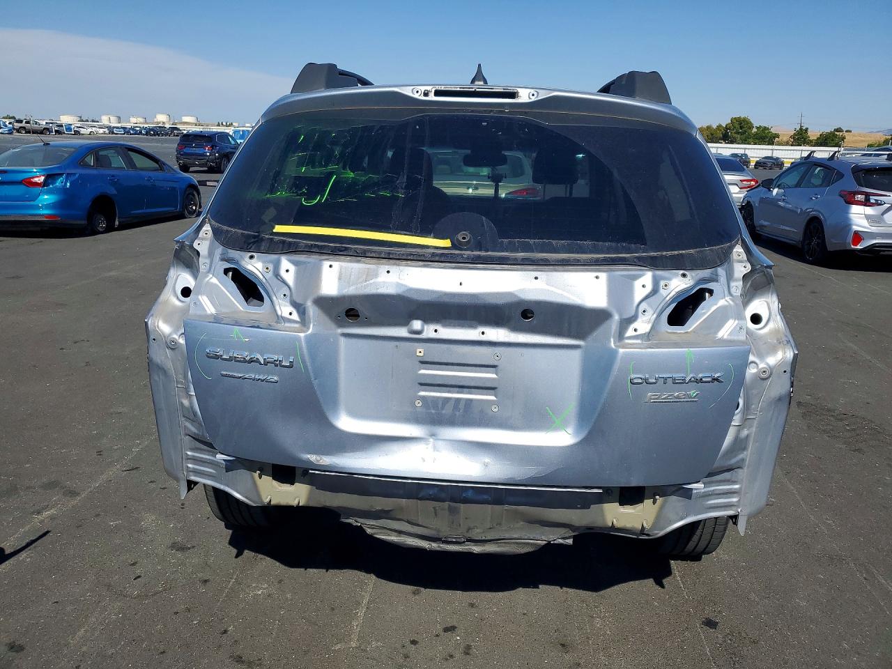 2014 Subaru Outback 2.5i Limited Серебряный vin: 4S4BRBLC0E3226587