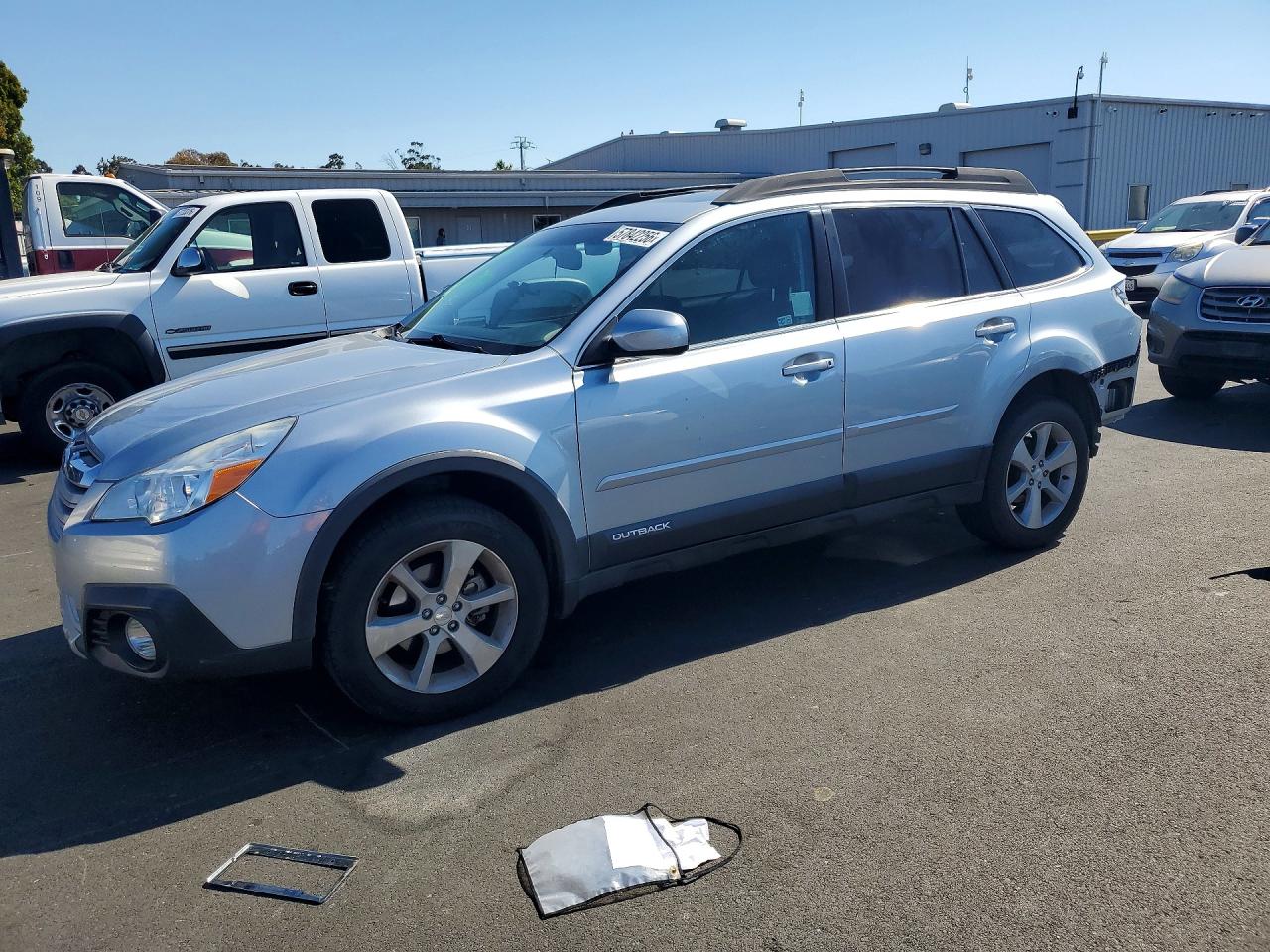 2014 Subaru Outback 2.5i Limited Silver vin: 4S4BRBLC0E3226587