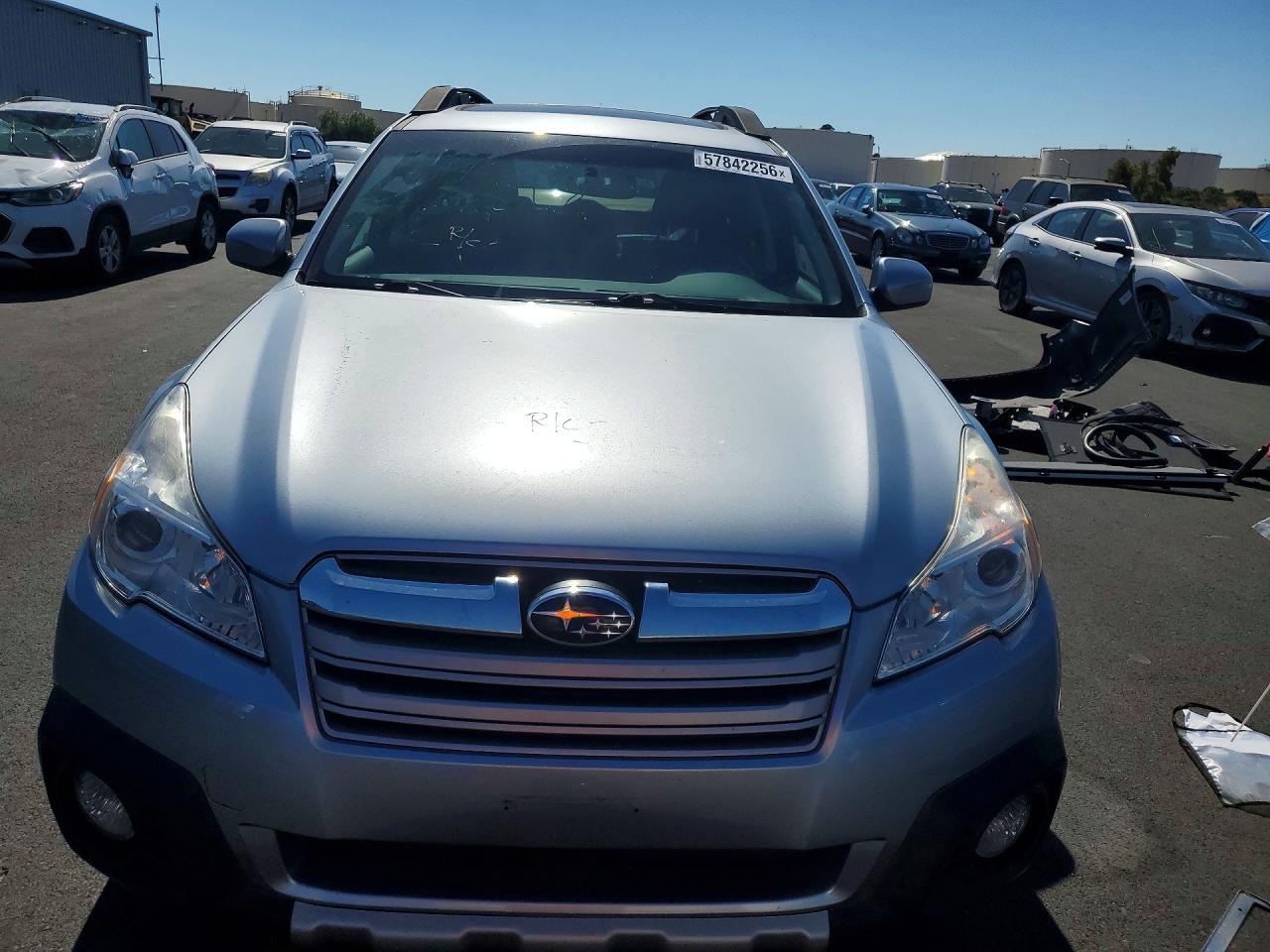 2014 Subaru Outback 2.5i Limited Серебряный vin: 4S4BRBLC0E3226587