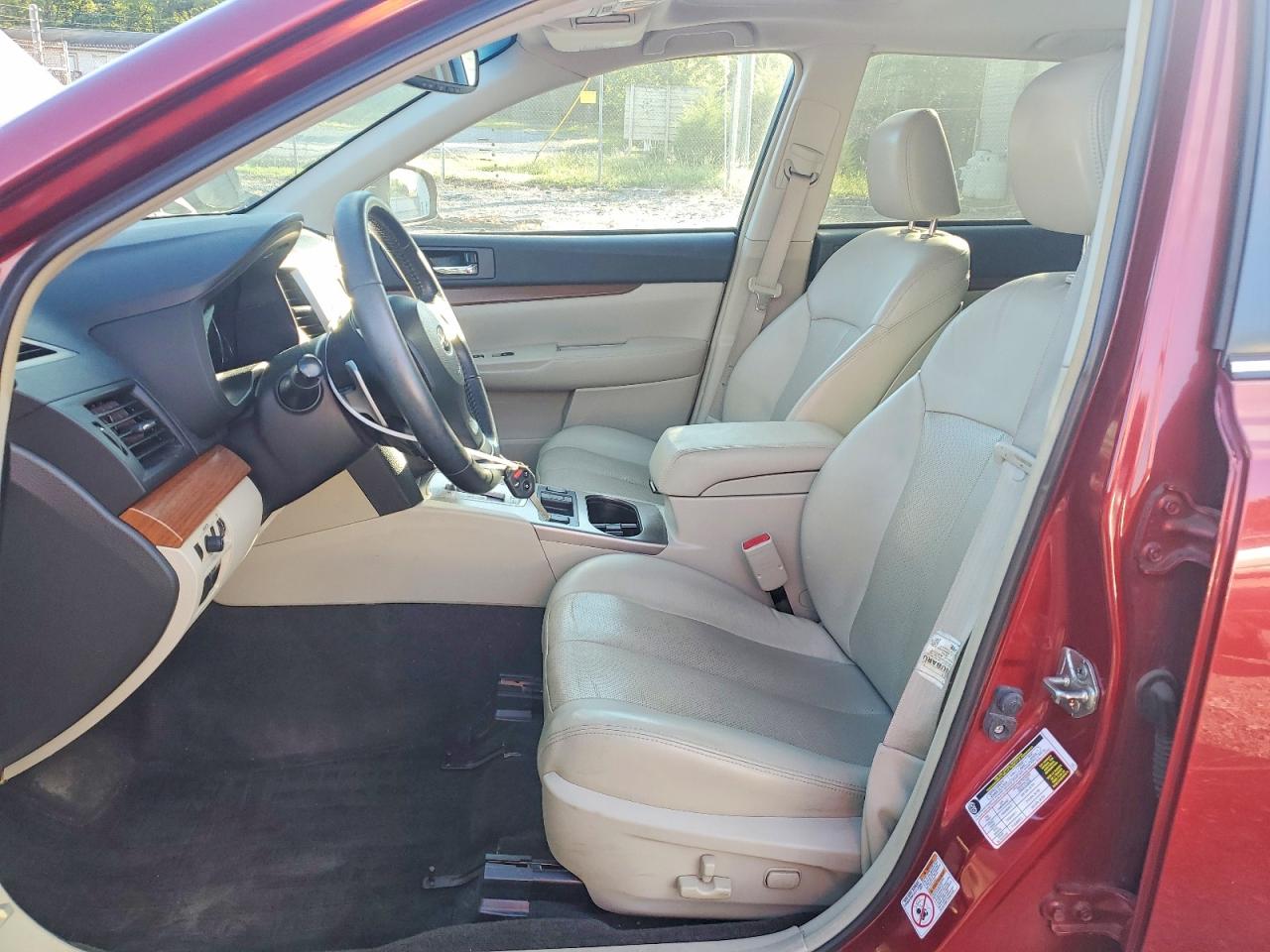 2014 Subaru Outback 2.5i Limited Red vin: 4S4BRBLC0E3305287