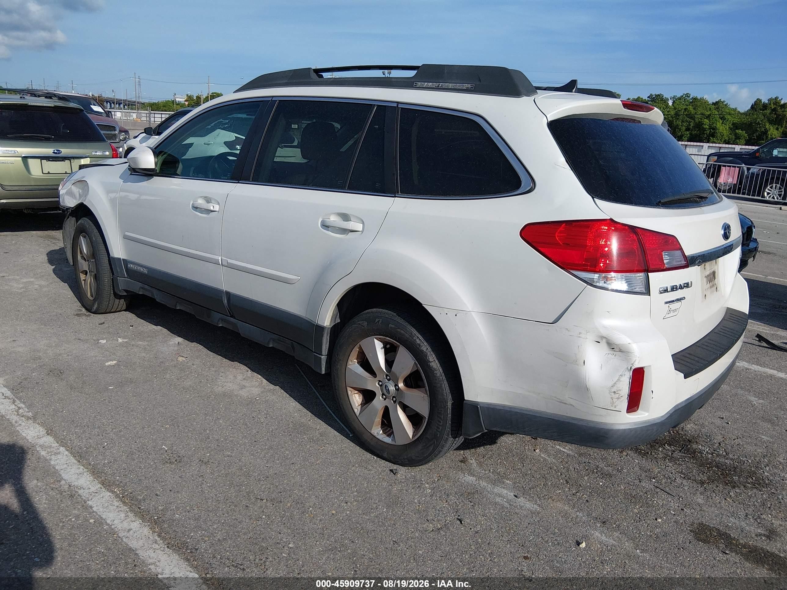 2011 Subaru Outback 2.5i Limited Серебряный vin: 4S4BRBLC1B3432433