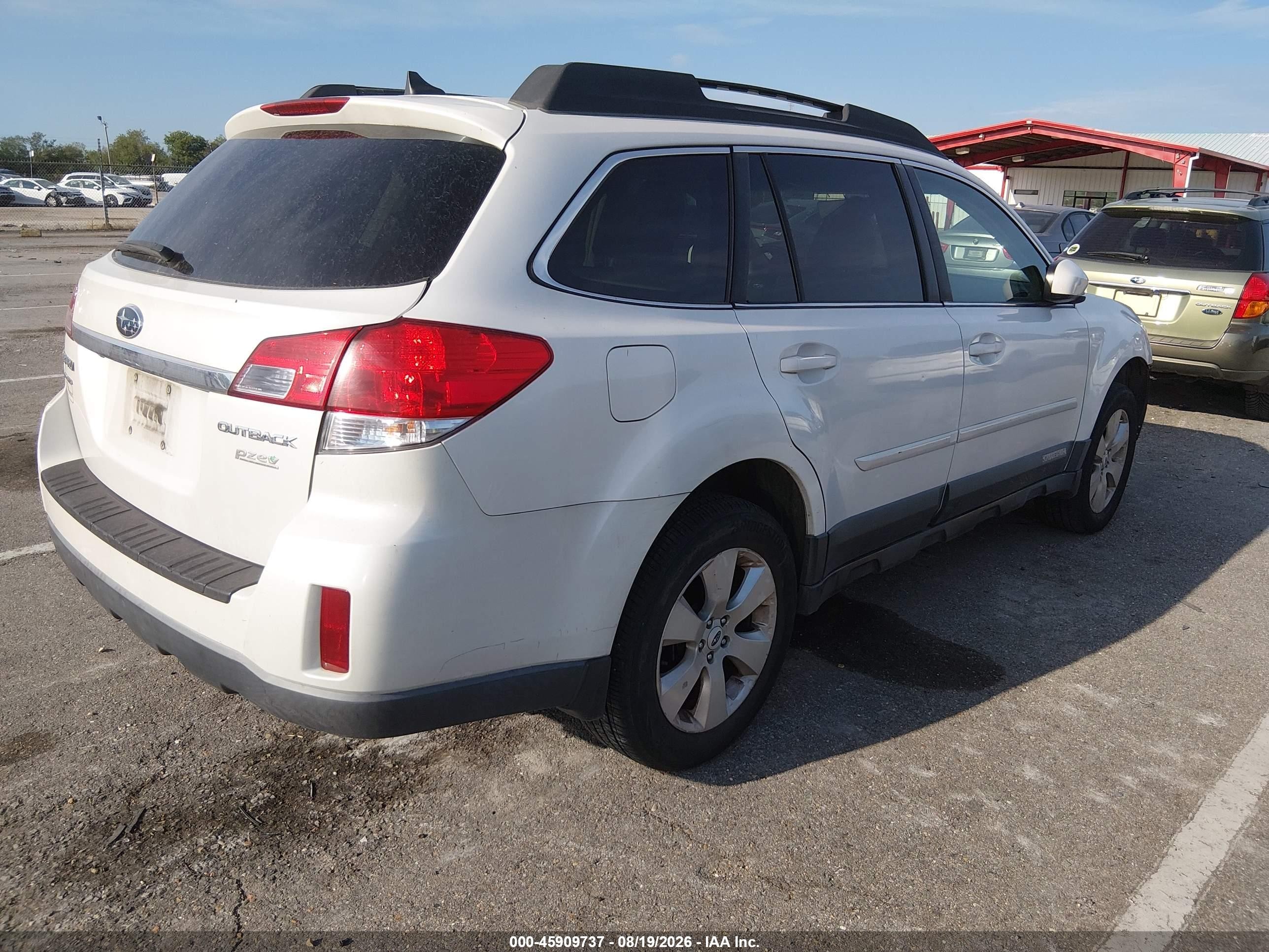 2011 Subaru Outback 2.5i Limited Серебряный vin: 4S4BRBLC1B3432433