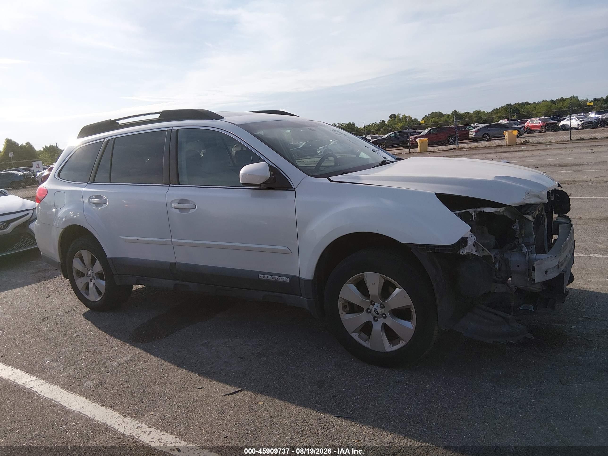 2011 Subaru Outback 2.5i Limited Серебряный vin: 4S4BRBLC1B3432433