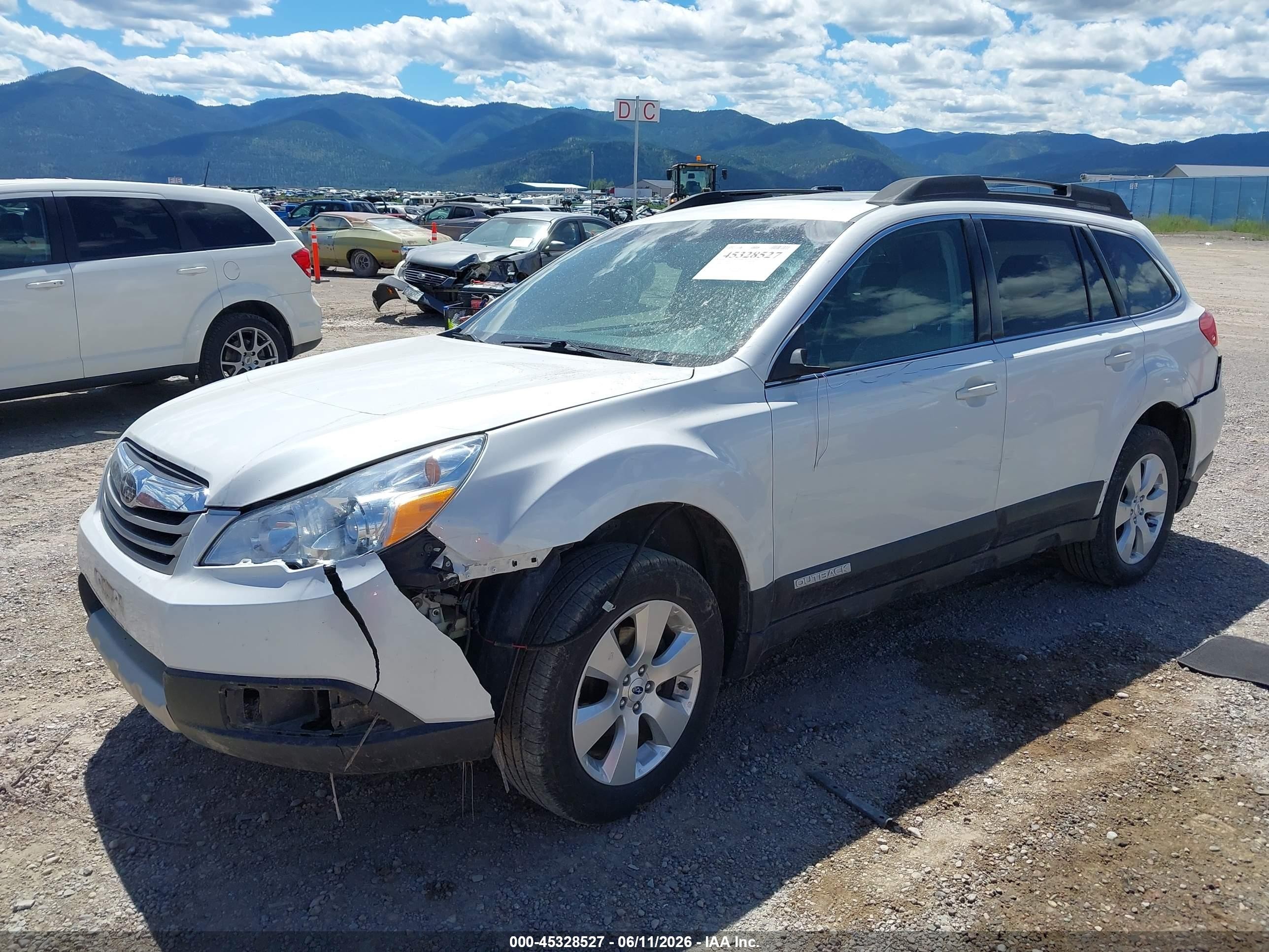 2012 Subaru Outback 2.5i Limited White vin: 4S4BRBLC1C3238504