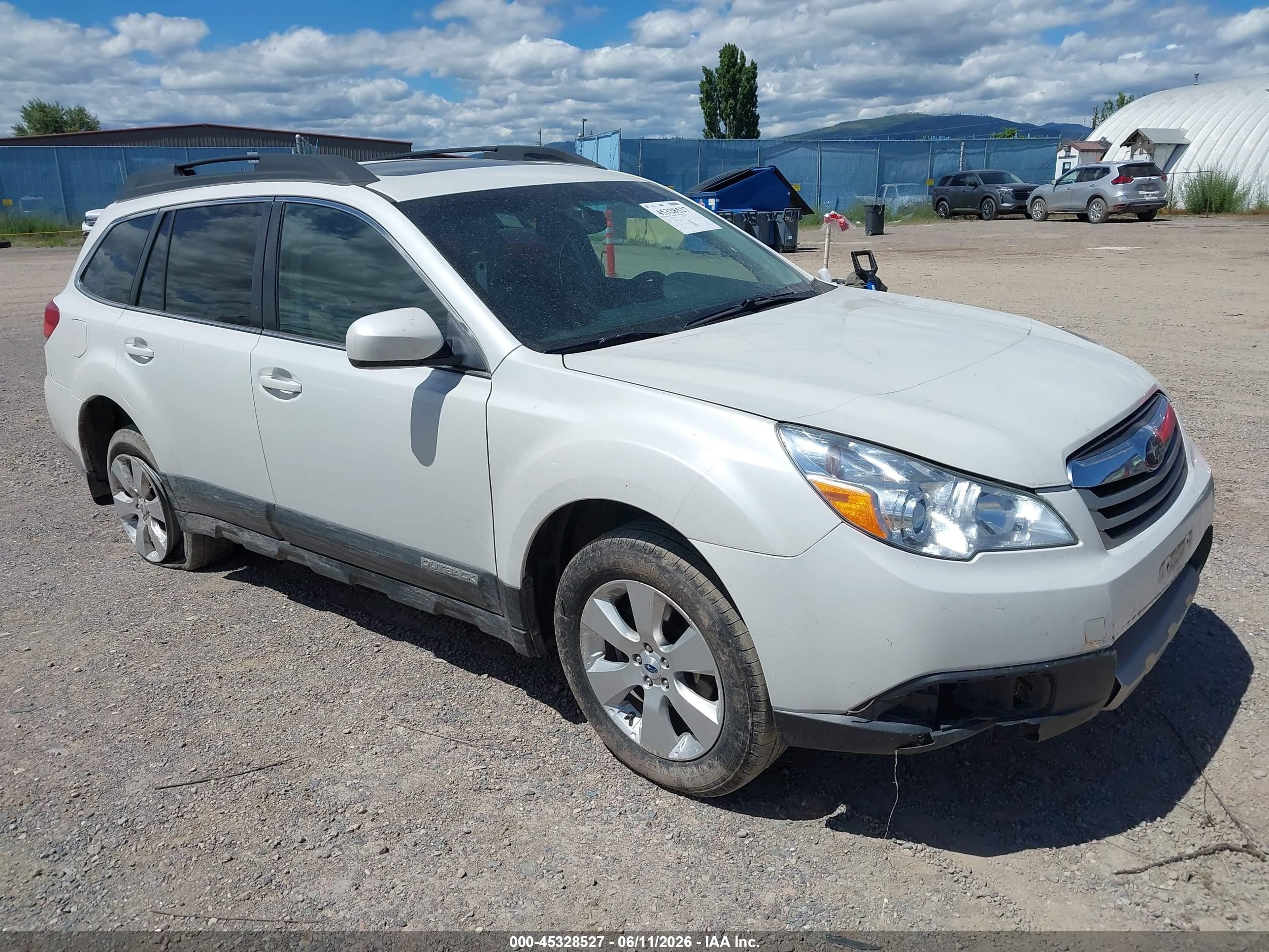 2012 Subaru Outback 2.5i Limited White vin: 4S4BRBLC1C3238504