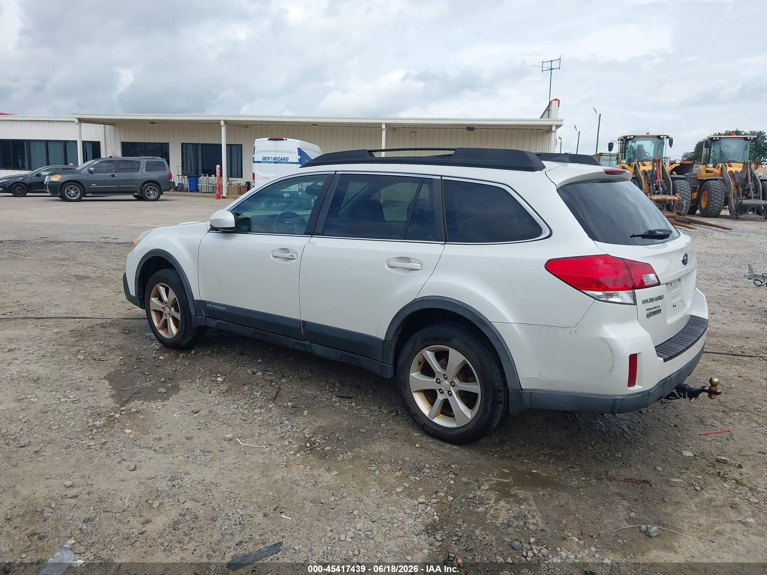 2013 Subaru Outback 2.5i Limited White vin: 4S4BRBLC1D3216312