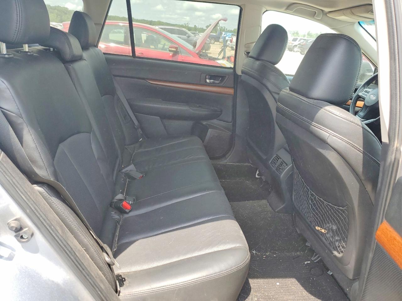 2013 Subaru Outback 2.5i Limited Серебряный vin: 4S4BRBLC1D3307600