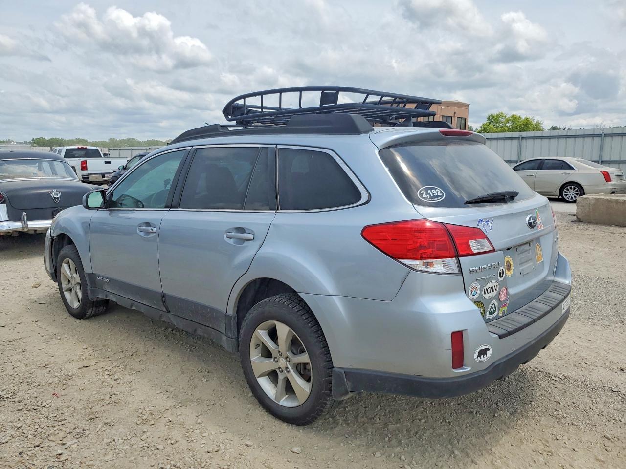 2013 Subaru Outback 2.5i Limited Серебряный vin: 4S4BRBLC1D3307600