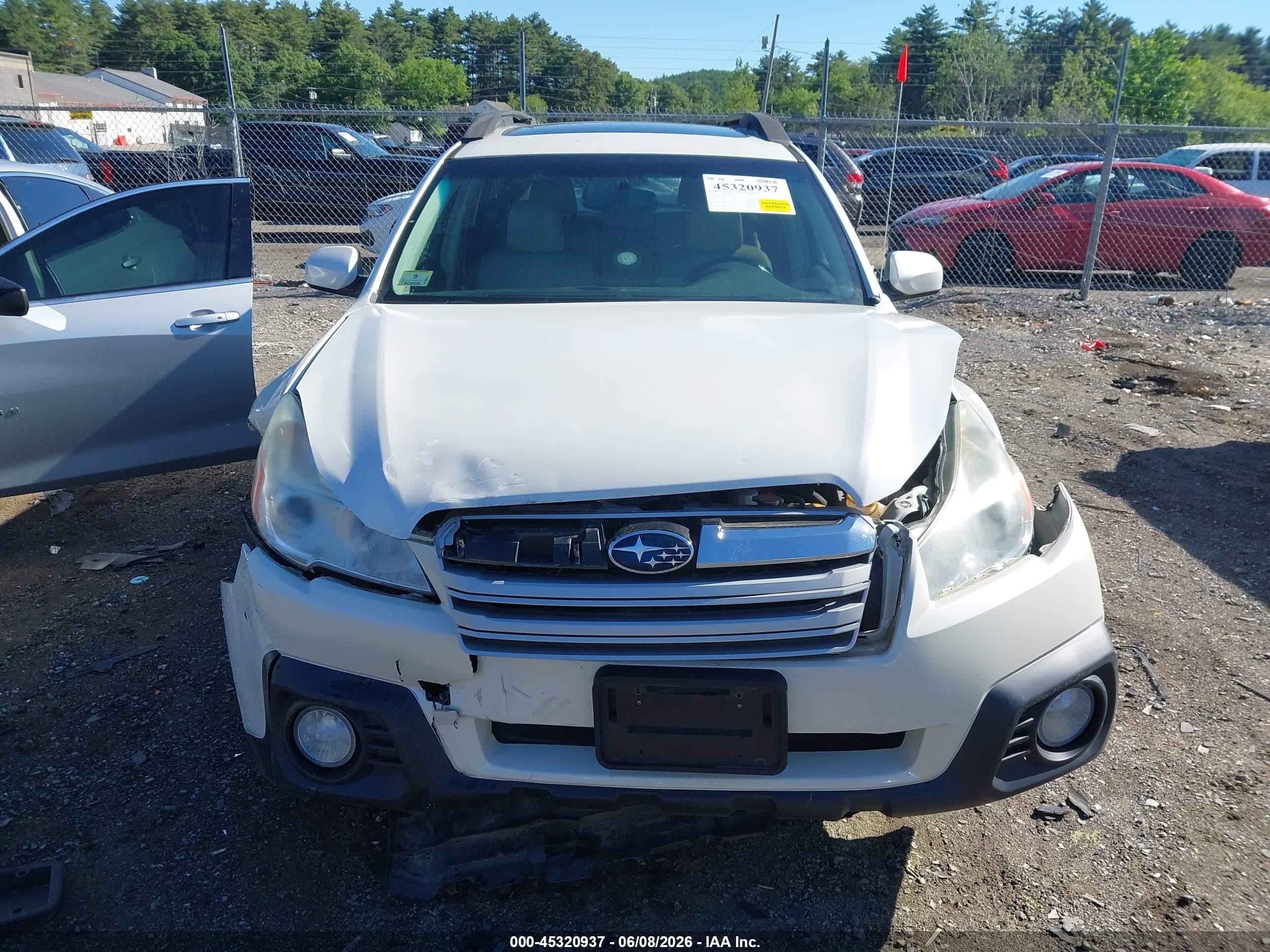 2014 Subaru Outback 2.5i Limited White vin: 4S4BRBLC1E3241535