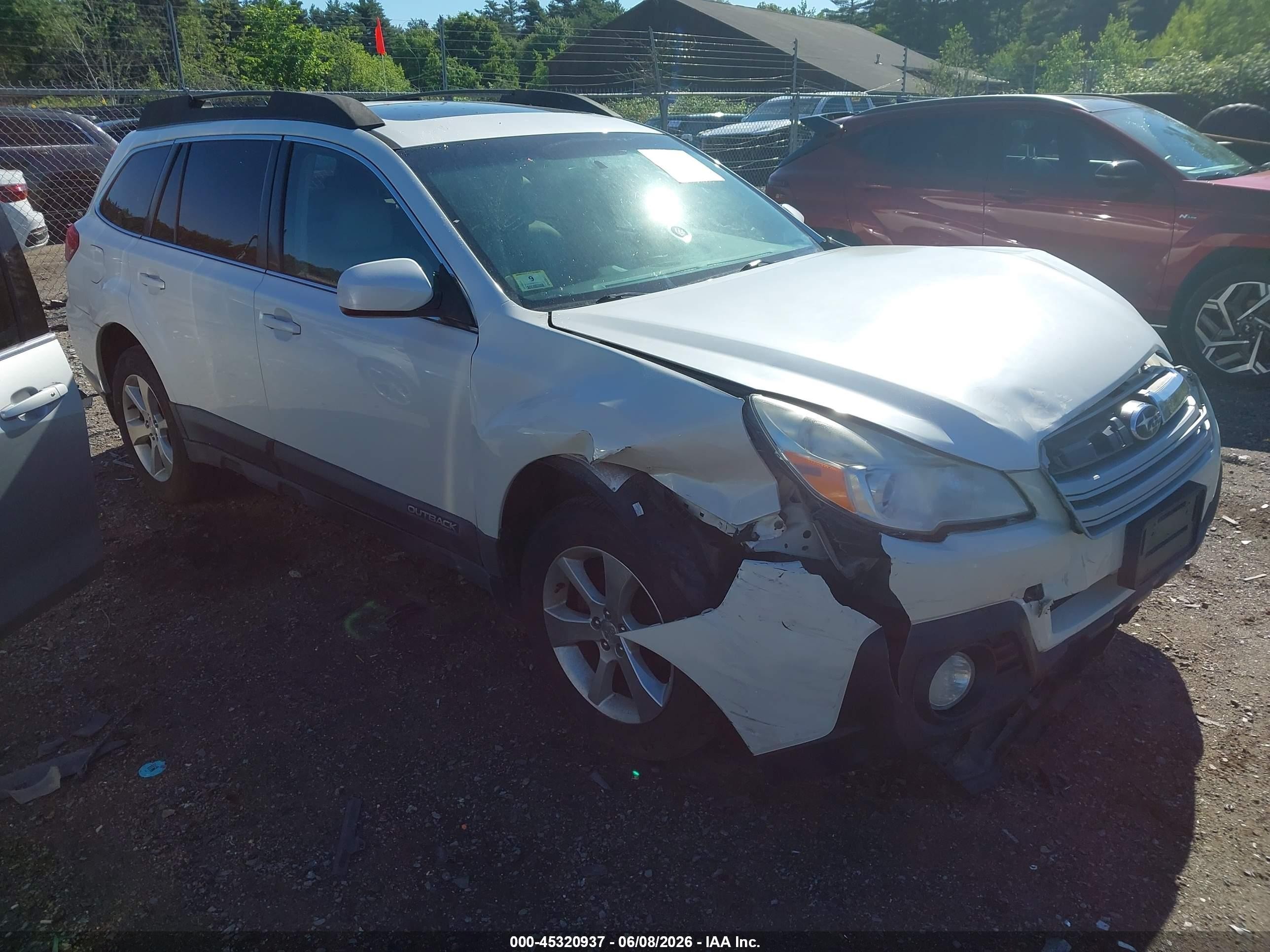 2014 Subaru Outback 2.5i Limited White vin: 4S4BRBLC1E3241535