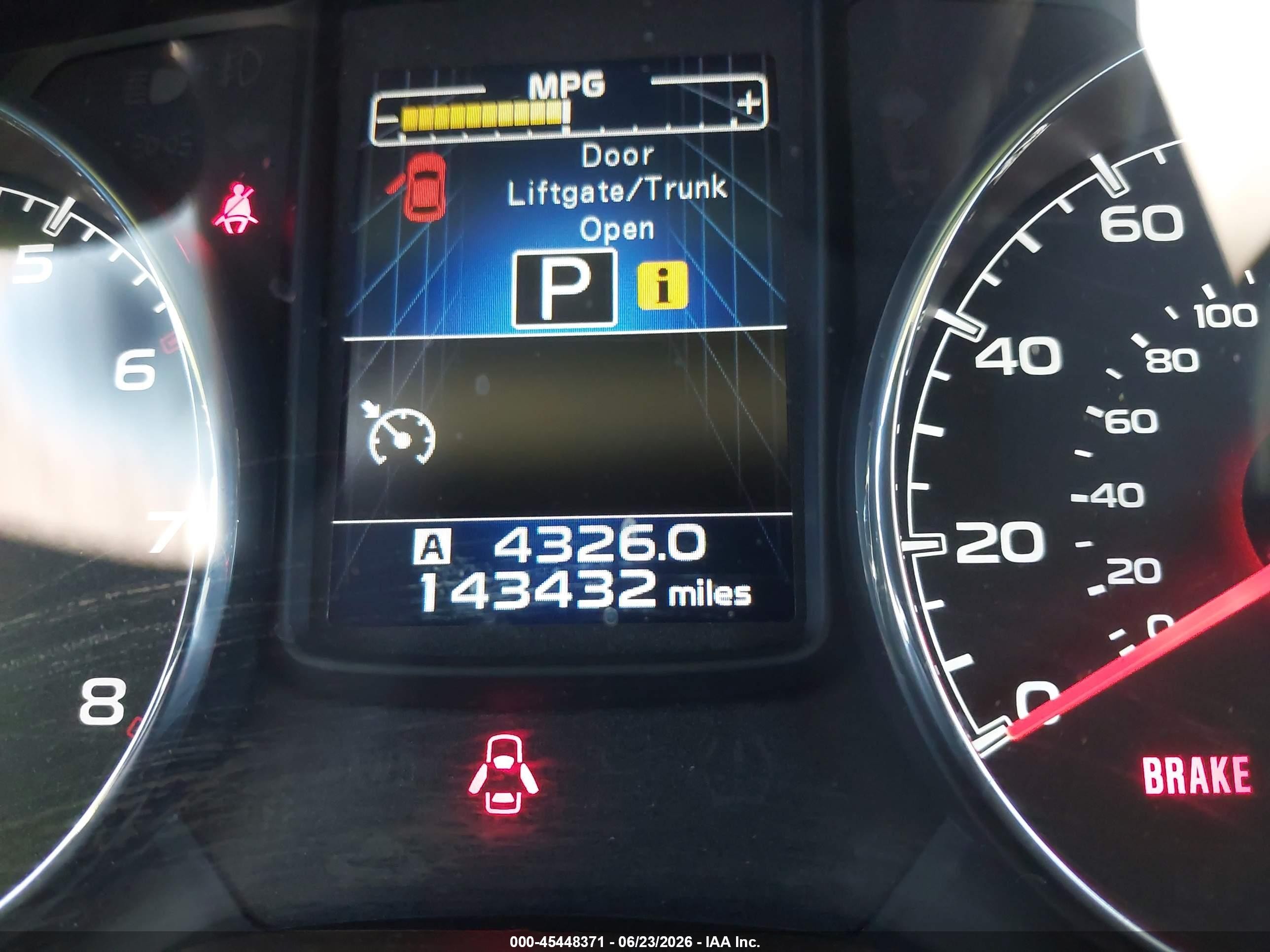 2014 Subaru Outback 2.5i Limited White vin: 4S4BRBLC1E3281632