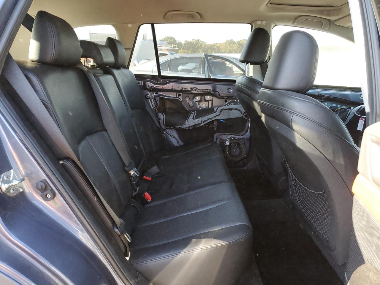 2014 Subaru Outback 2.5i Limited Gray vin: 4S4BRBLC1E3289259