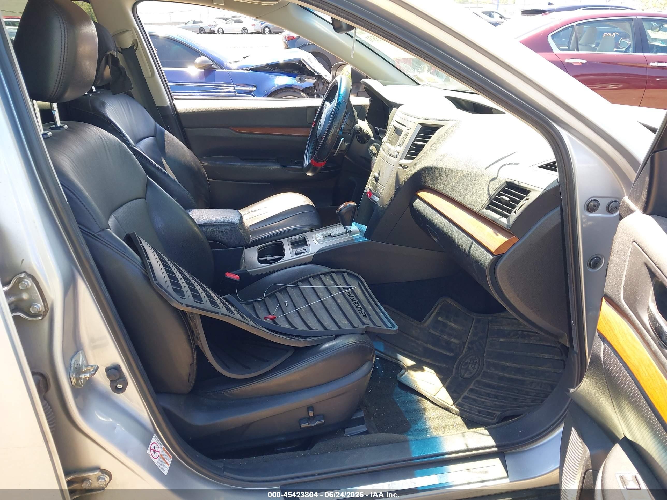 2014 Subaru Outback 2.5i Limited Light Blue vin: 4S4BRBLC1E3302396