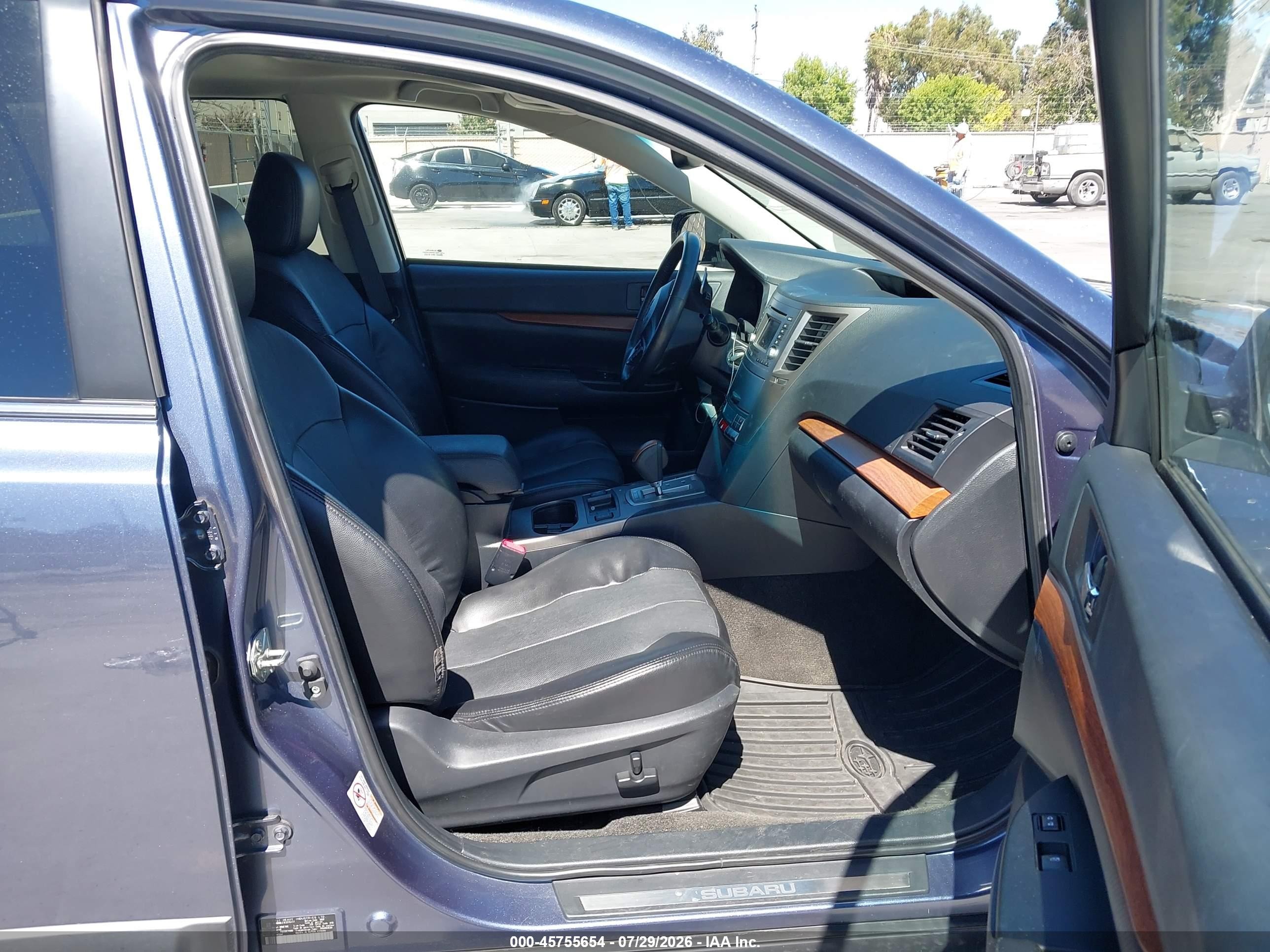 2014 Subaru Outback 2.5i Limited Light Blue vin: 4S4BRBLC1E3315777