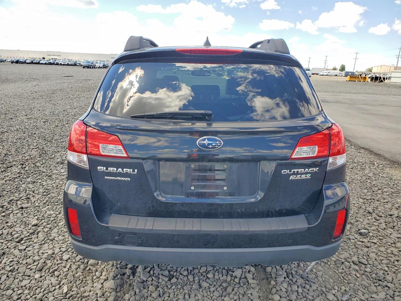 2013 Subaru Outback 2.5i Limited Black vin: 4S4BRBLC2D3205626