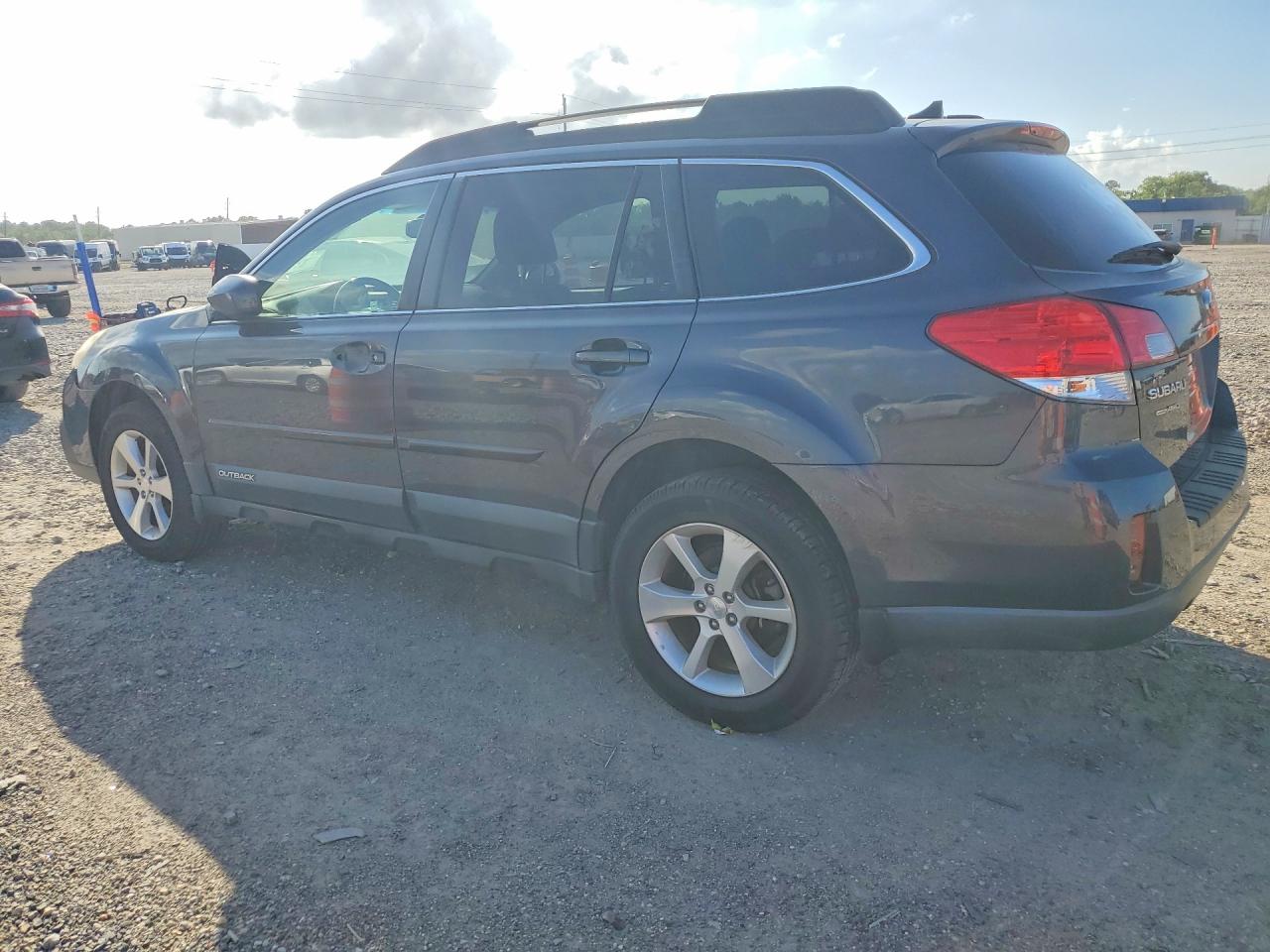 2013 Subaru Outback 2.5i Limited Gray vin: 4S4BRBLC2D3228002