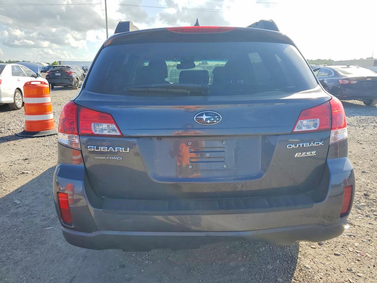 2013 Subaru Outback 2.5i Limited Gray vin: 4S4BRBLC2D3228002