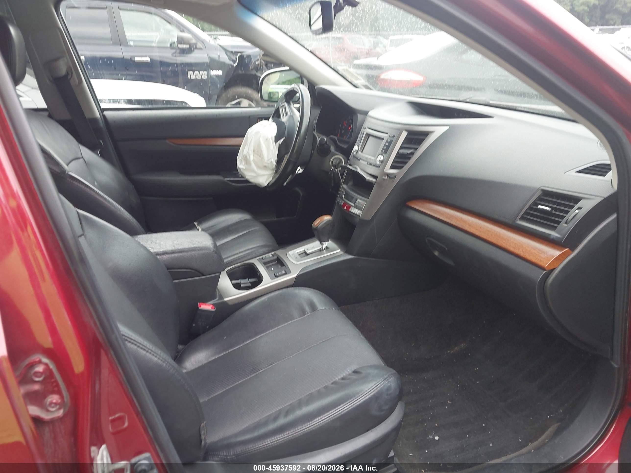 2014 Subaru Outback 2.5i Limited Red vin: 4S4BRBLC2E3202940