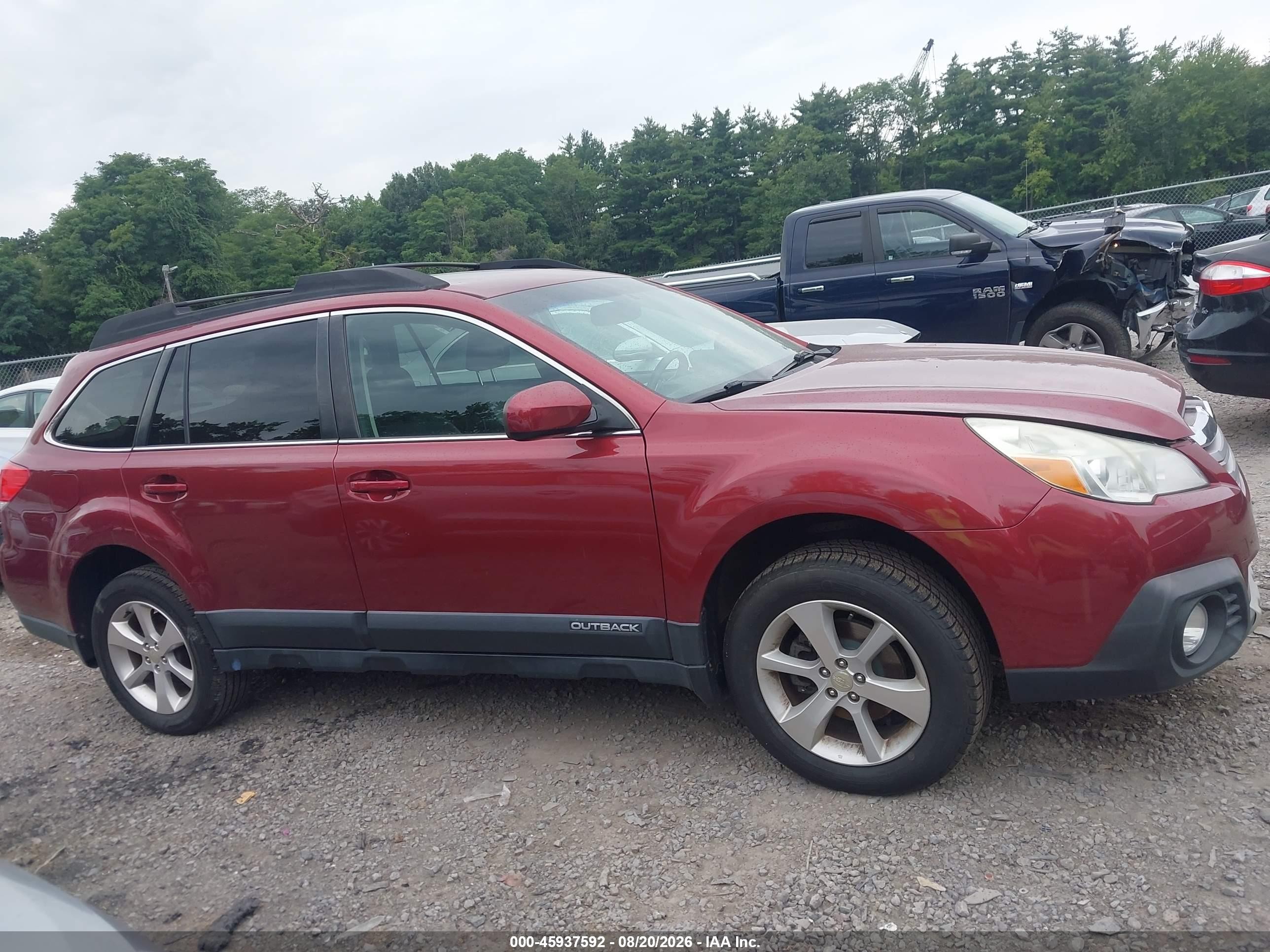 2014 Subaru Outback 2.5i Limited Red vin: 4S4BRBLC2E3202940